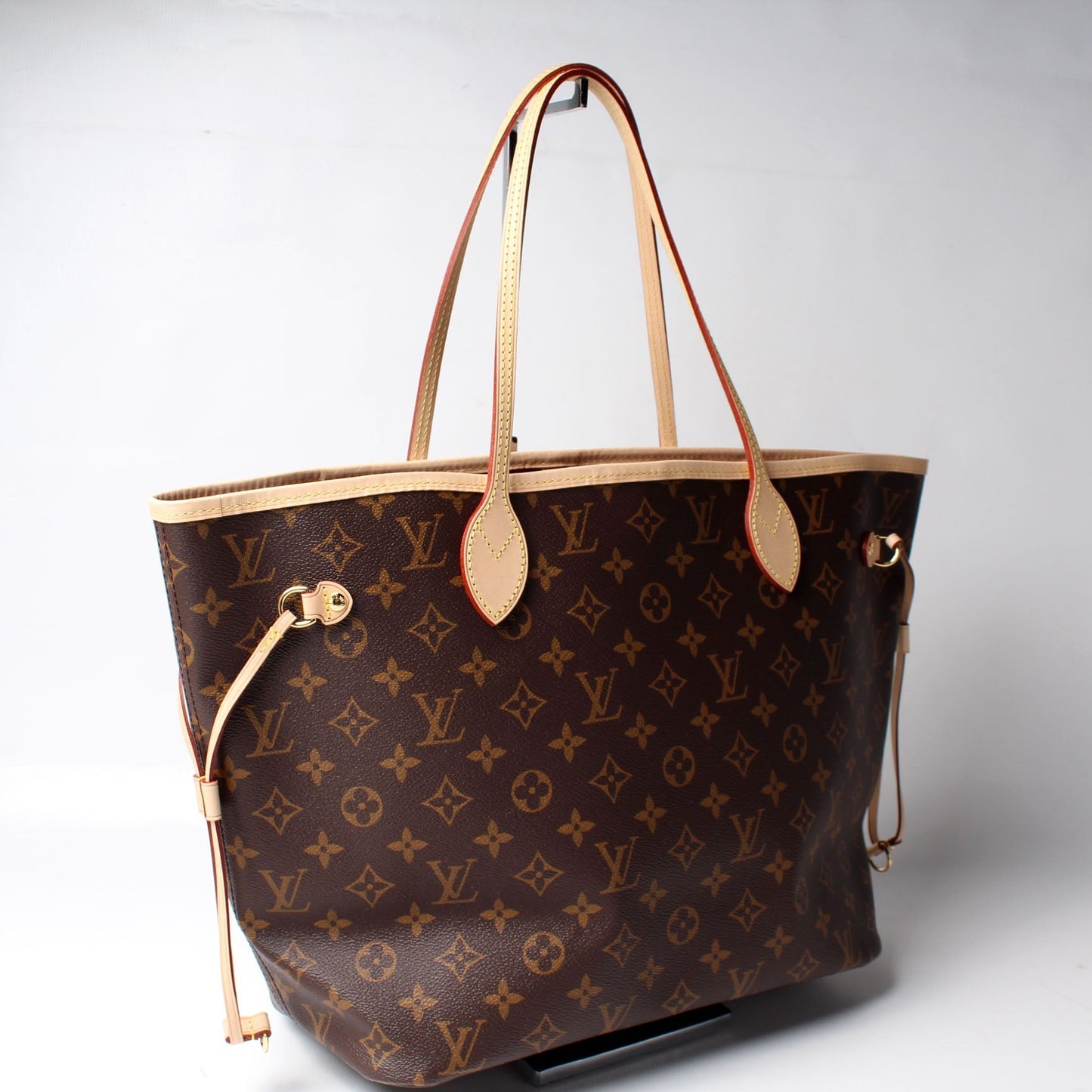 Louis Vuitton Neverfull MM Monogram Tote Bag Monogram 172