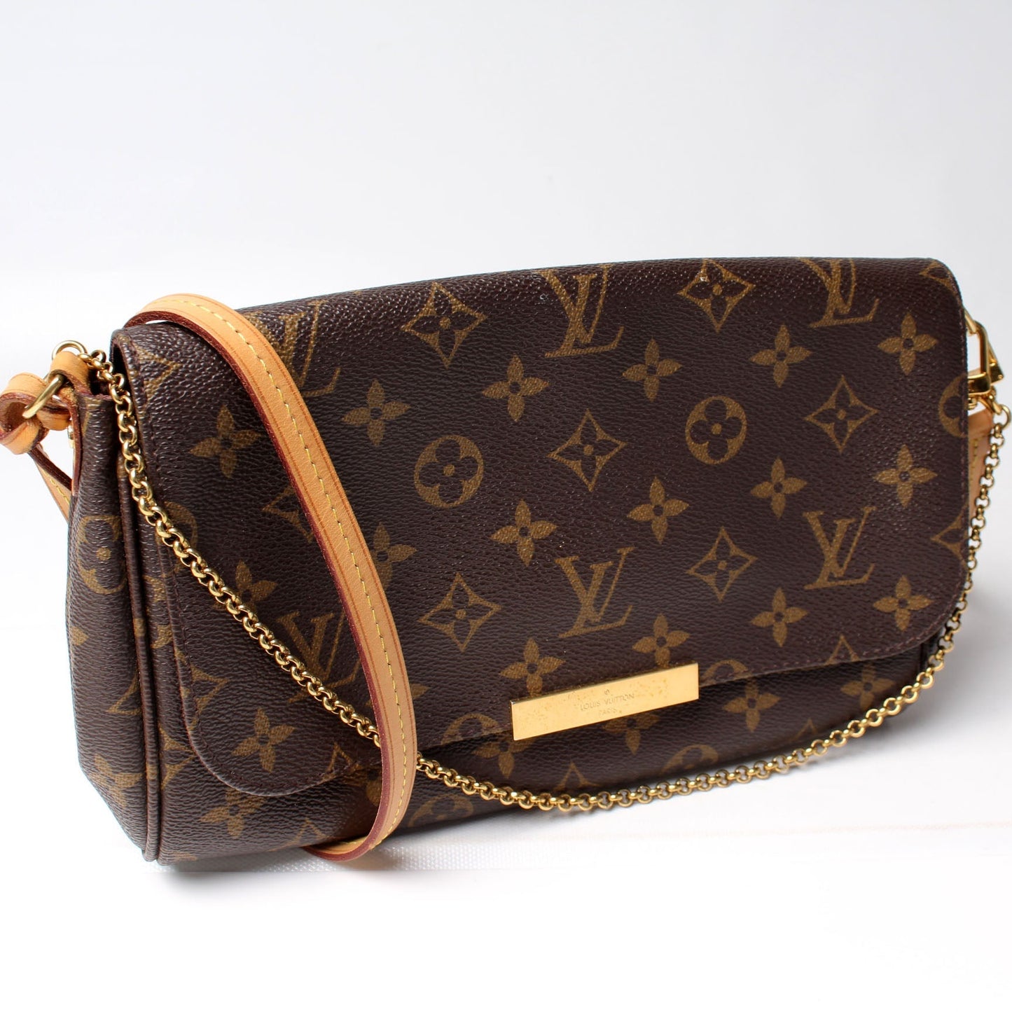 Louis Vuitton Favorite MM Monogram Handbag Mm Monogram