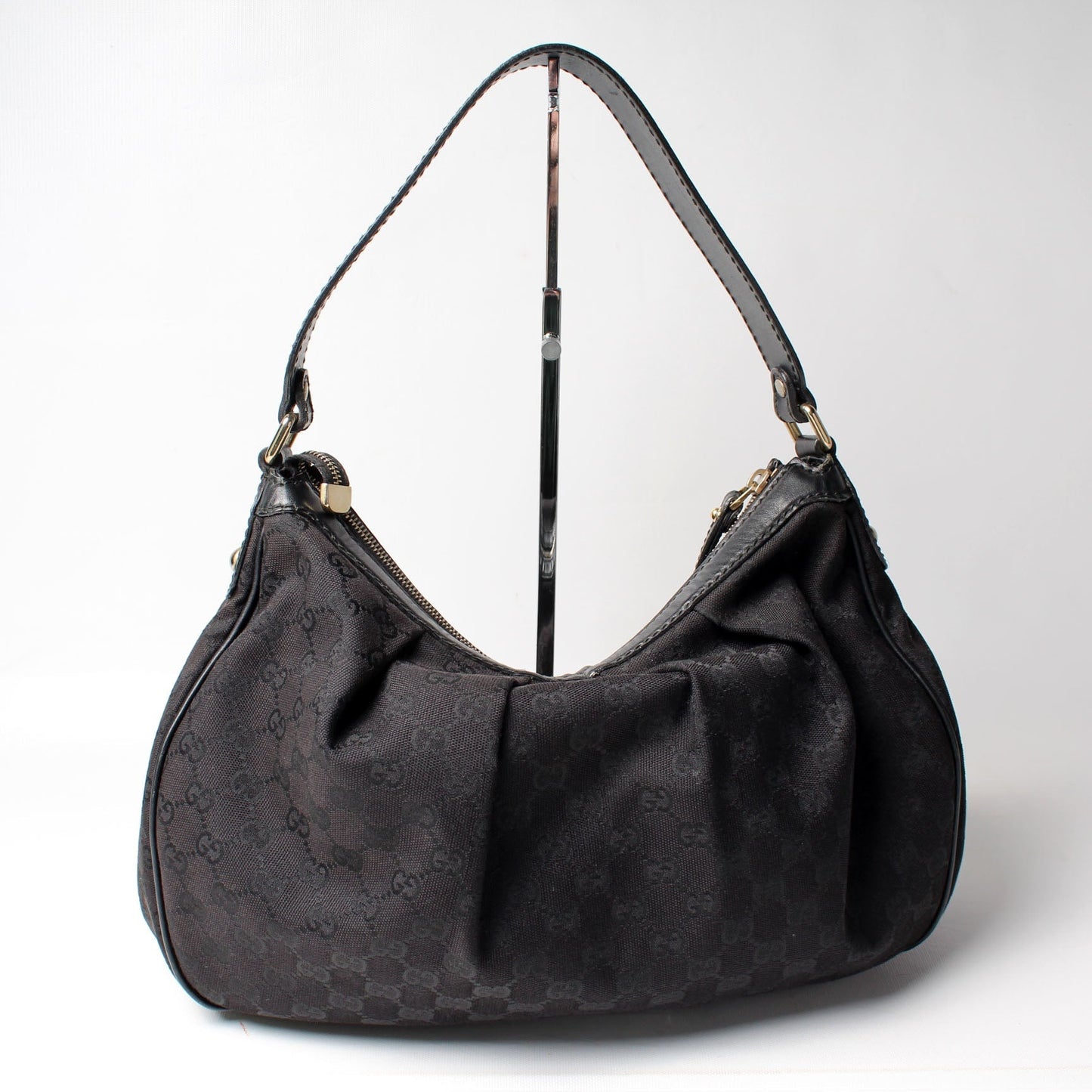 Gucci Sukey Canvas Medium Hobo Bag