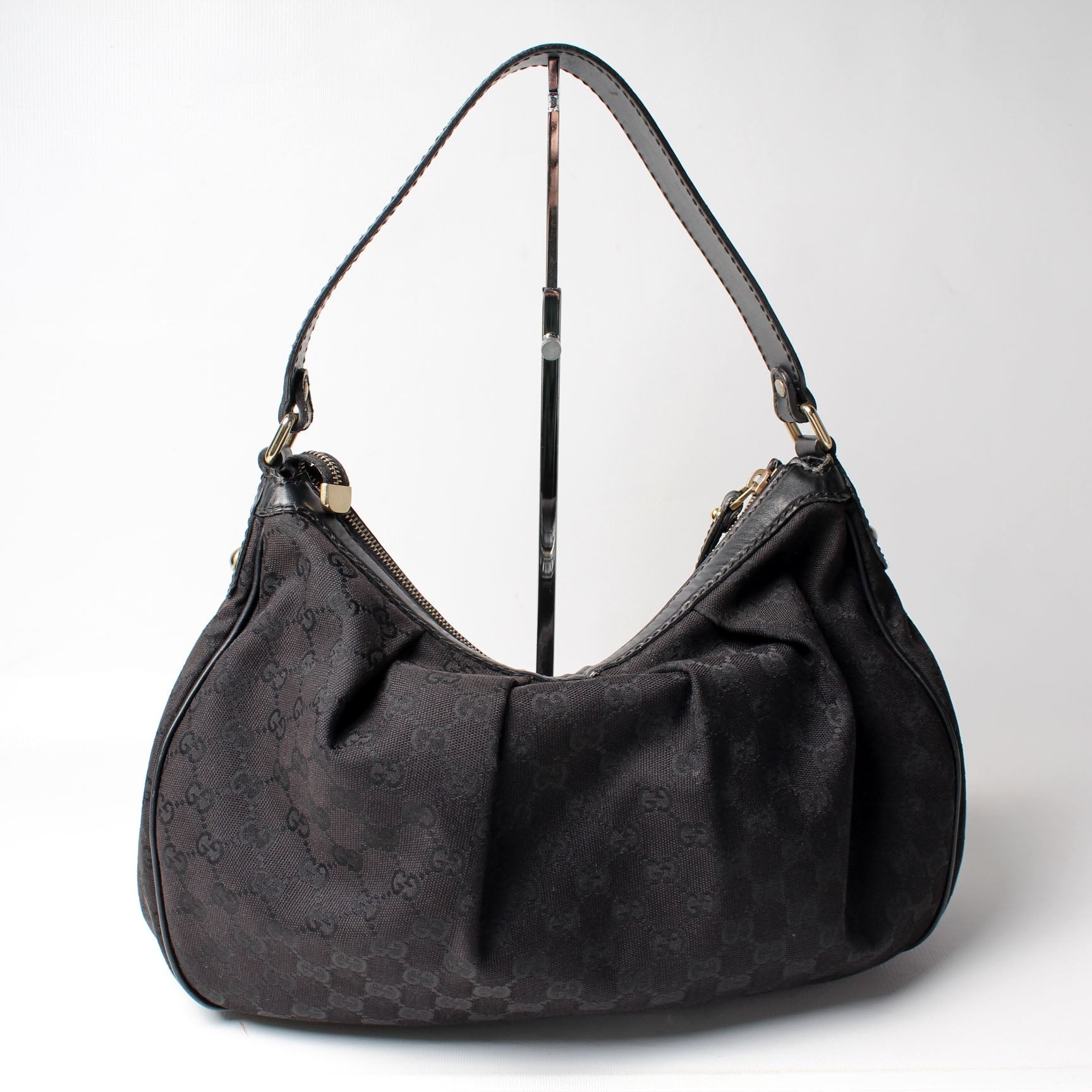 Gucci Sukey Canvas Medium Hobo Bag
