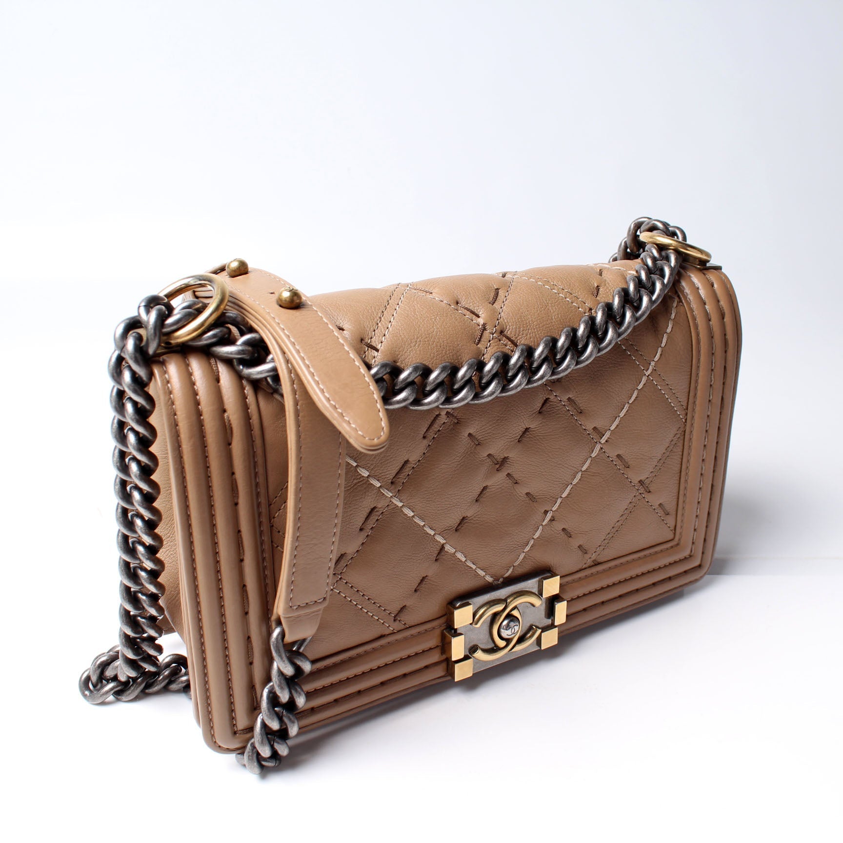 Chanel Boy Flap New Lambskin 21M Handbag