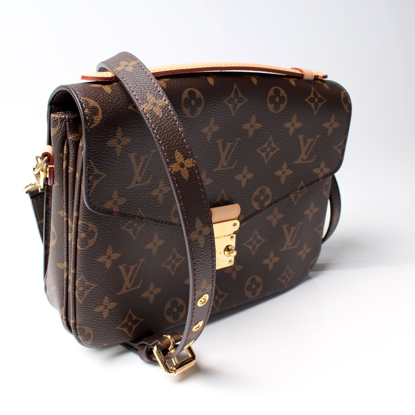 Louis Vuitton Pochette Metis Monogram Clutch Bag Monogram 2