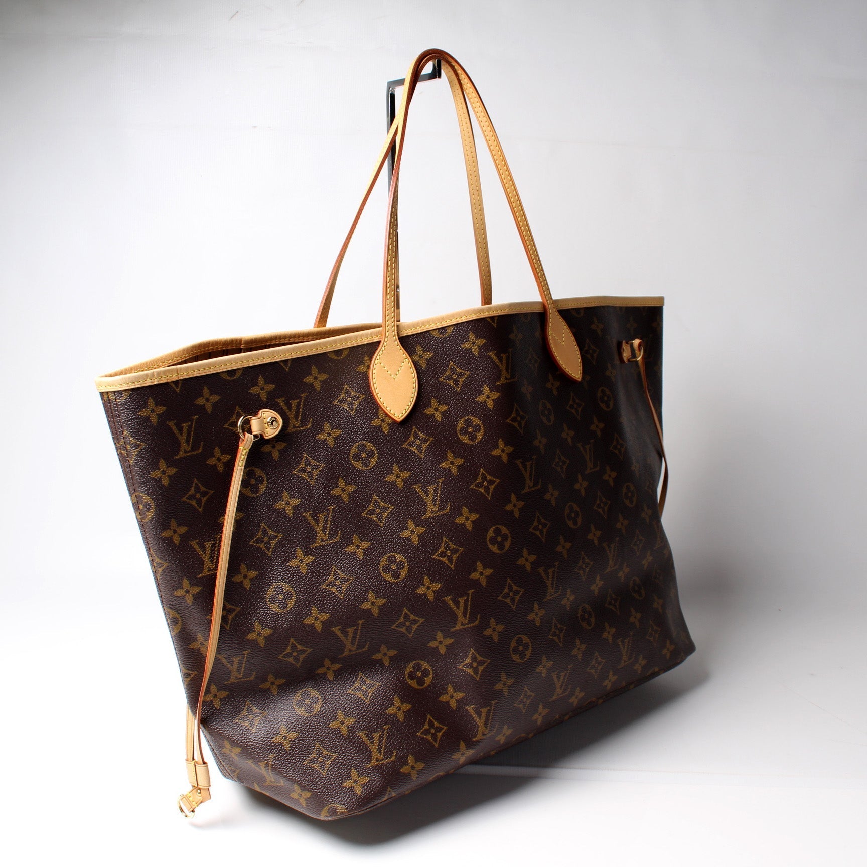 Louis Vuitton Neverfull GM Monogram Tote Bag Monogram 38