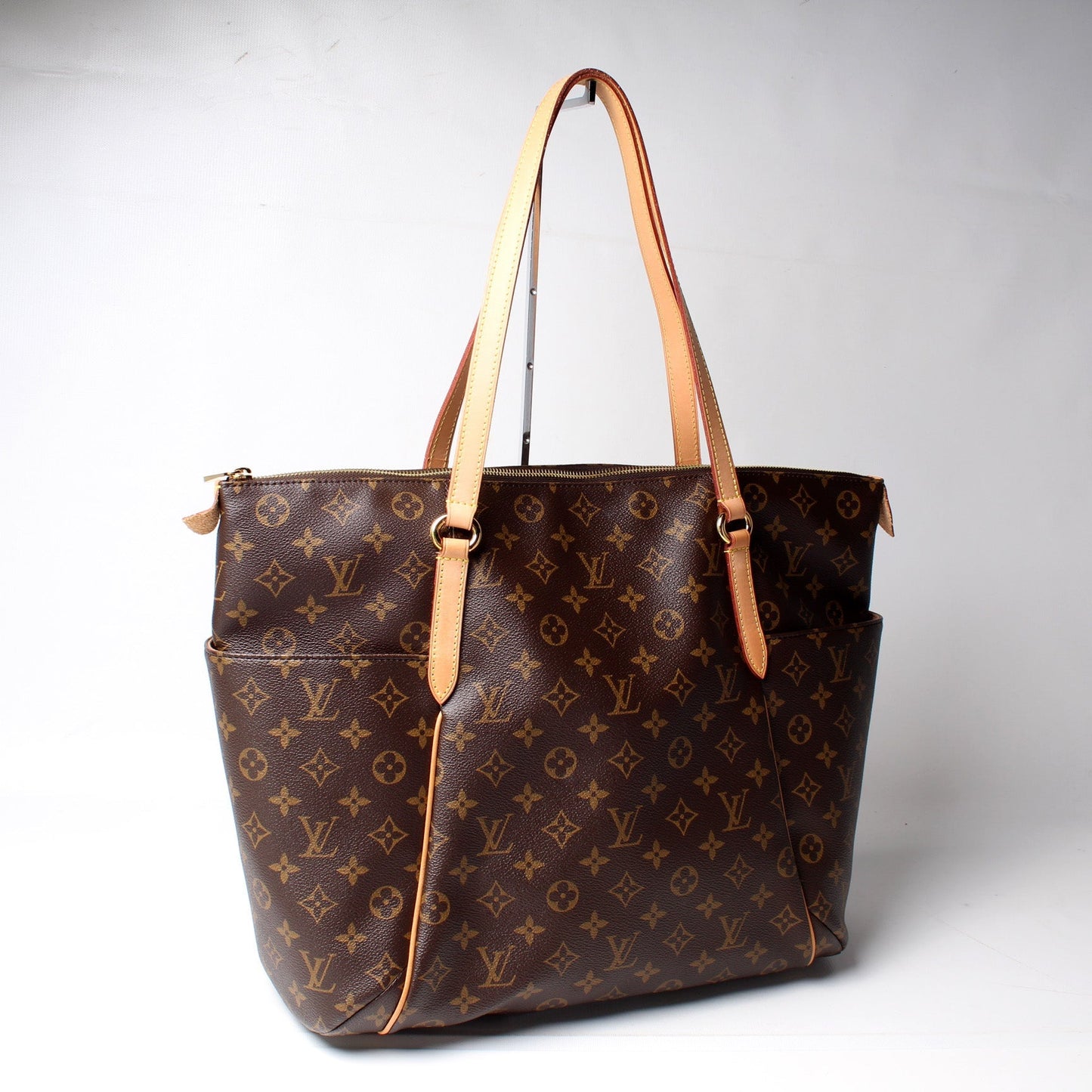 Louis Vuitton Totally Monogram GM Handbag Monogram 3