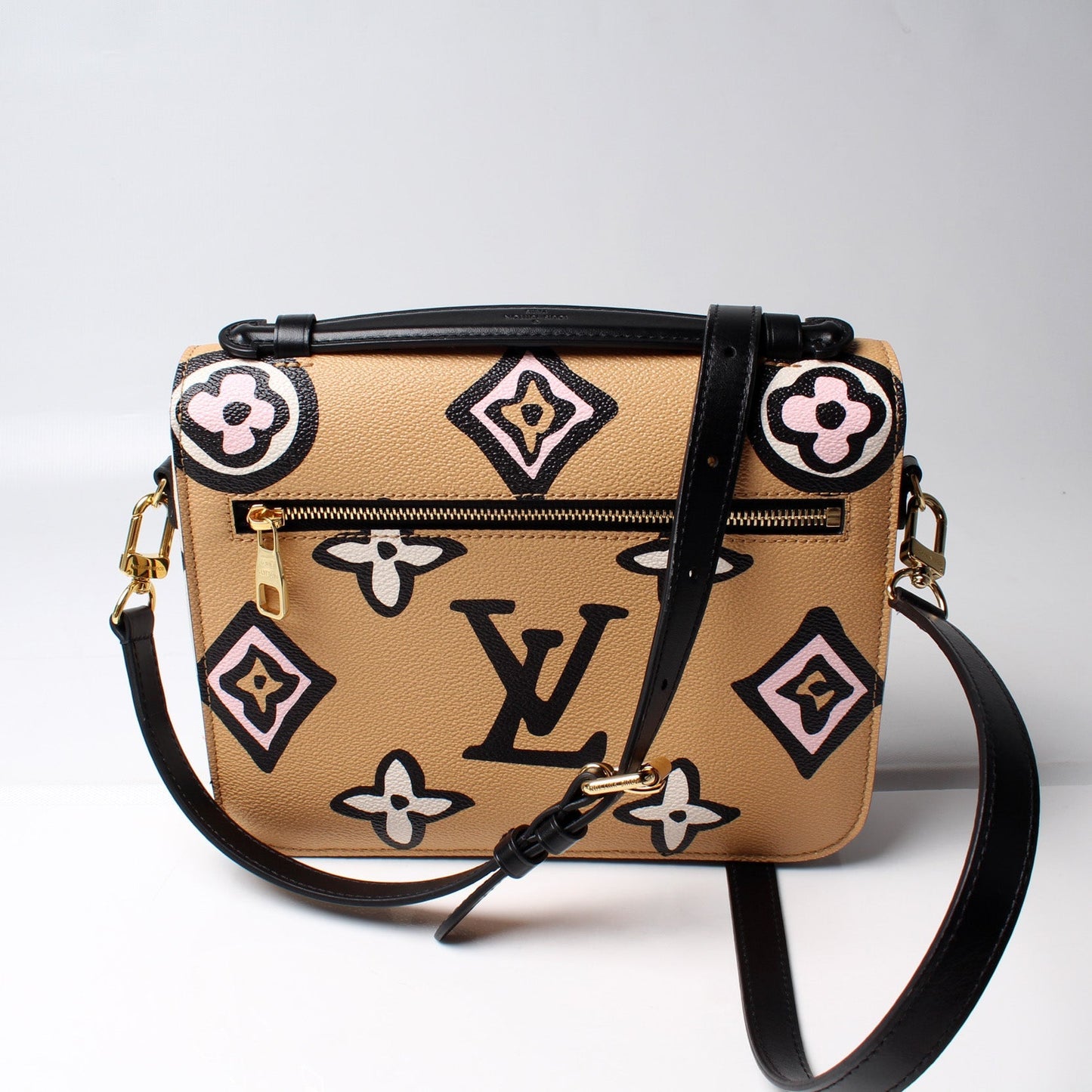 Louis Vuitton Pochette Metis Wild At Heart Clutch Bag