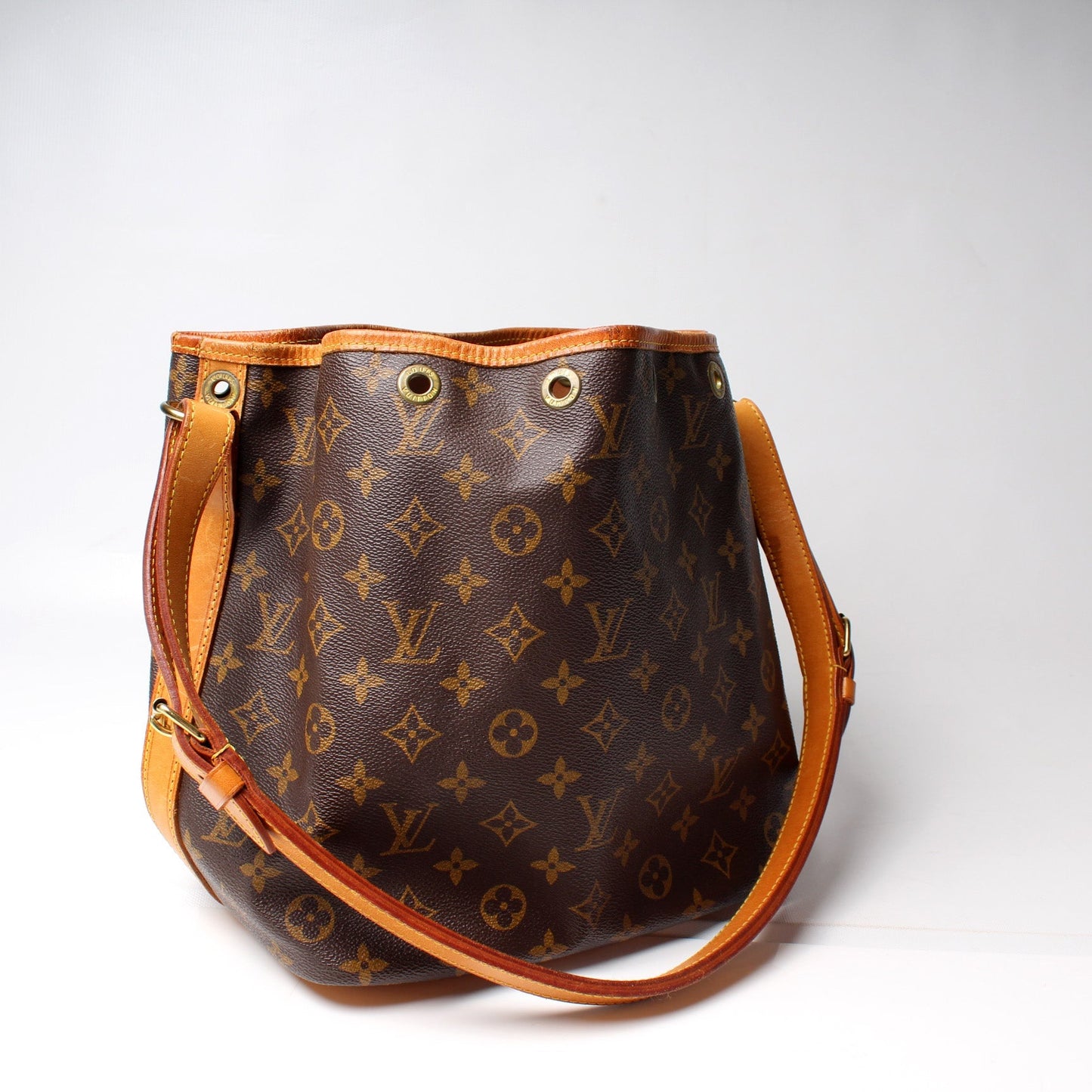 Louis Vuitton Noe Petit Monogram Handbag Monogram 6