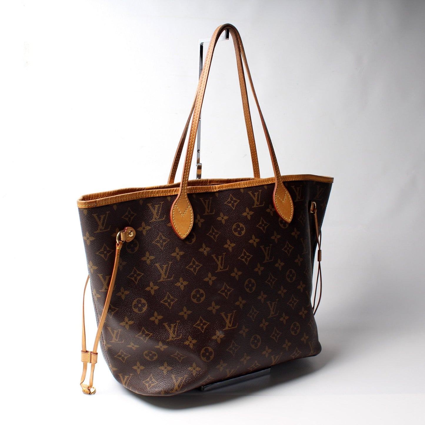Louis Vuitton Neverfull MM Monogram Tote Bag Monogram 226
