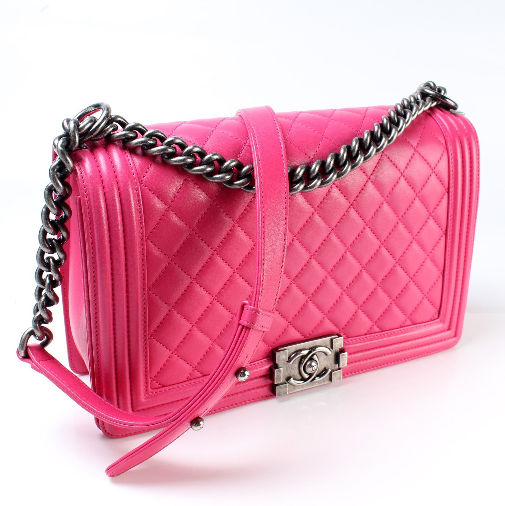 Chanel Boy Flap New Lambskin 19M Handbag Lambskin 19M