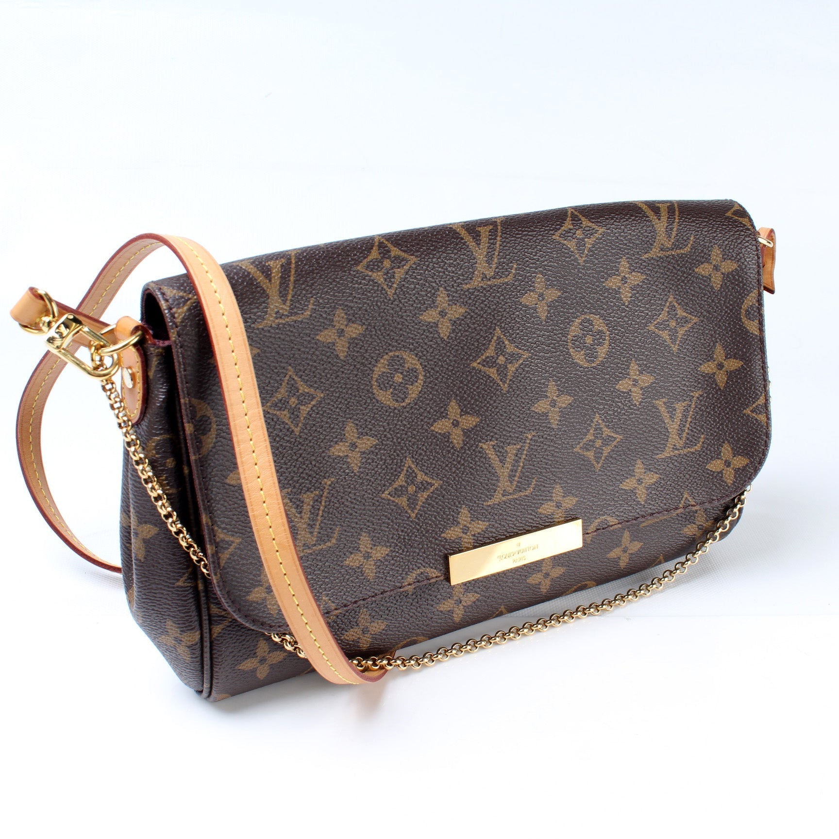 Louis Vuitton Favorite MM Monogram Handbag Monogram 57