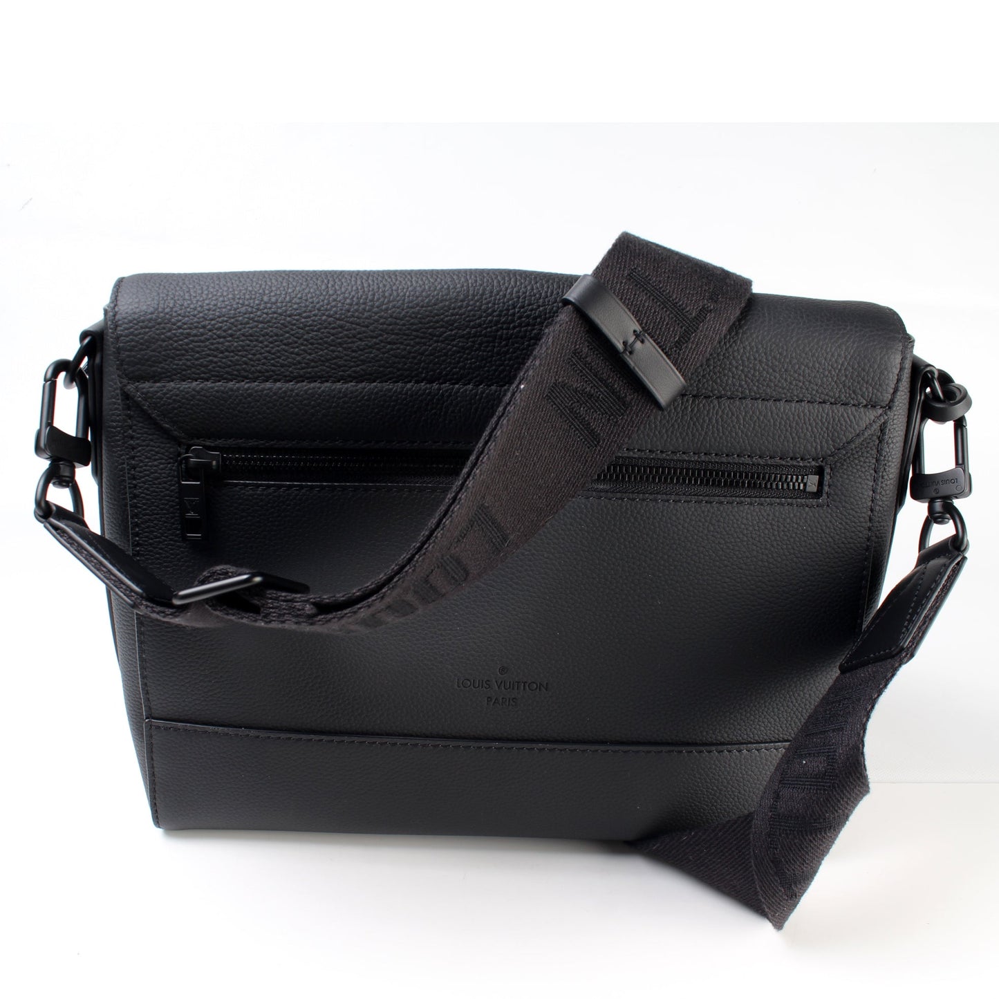 Louis Vuitton Messenger Aerogram Crossbody Bag