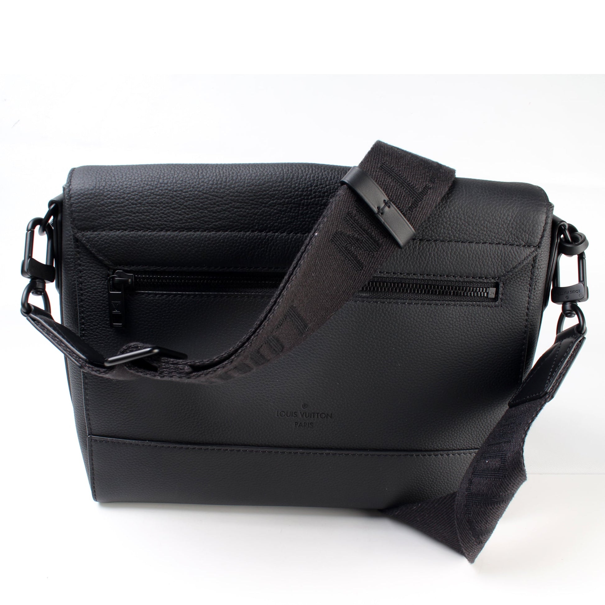 Louis Vuitton Messenger Aerogram Crossbody Bag