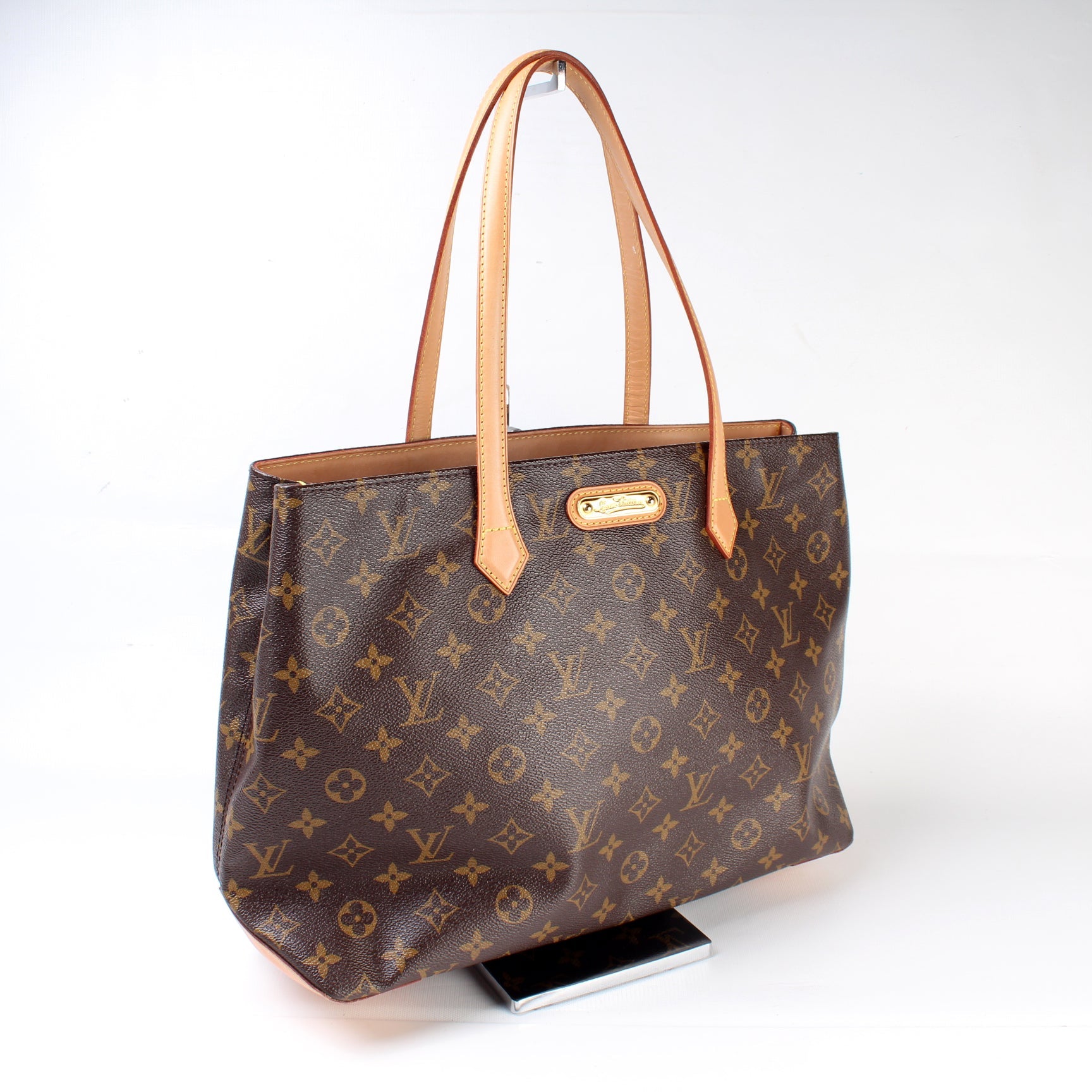 Louis Vuitton Wilshire Monogram MM Handbag