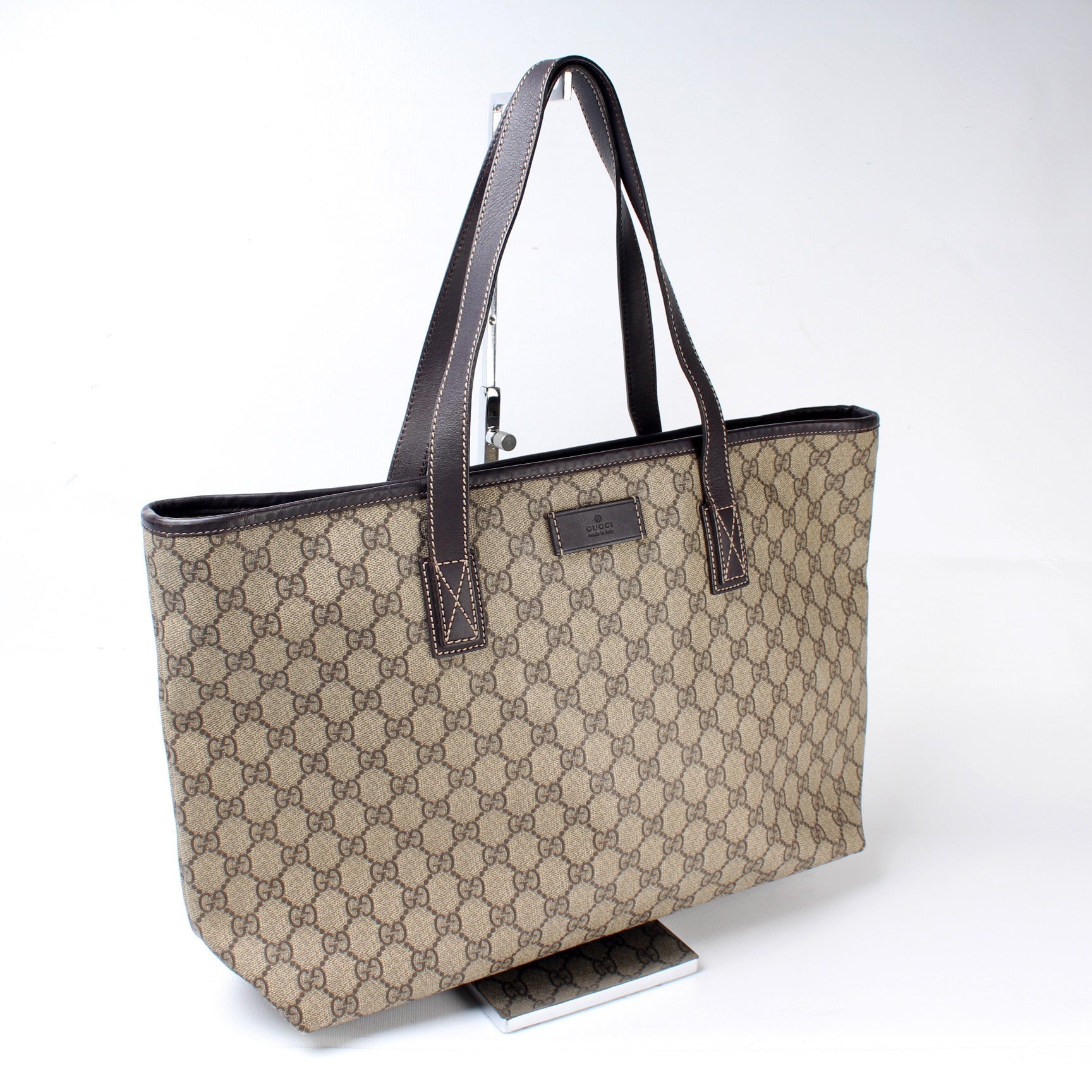 Gucci GG Supreme Zip Medium Tote Bag