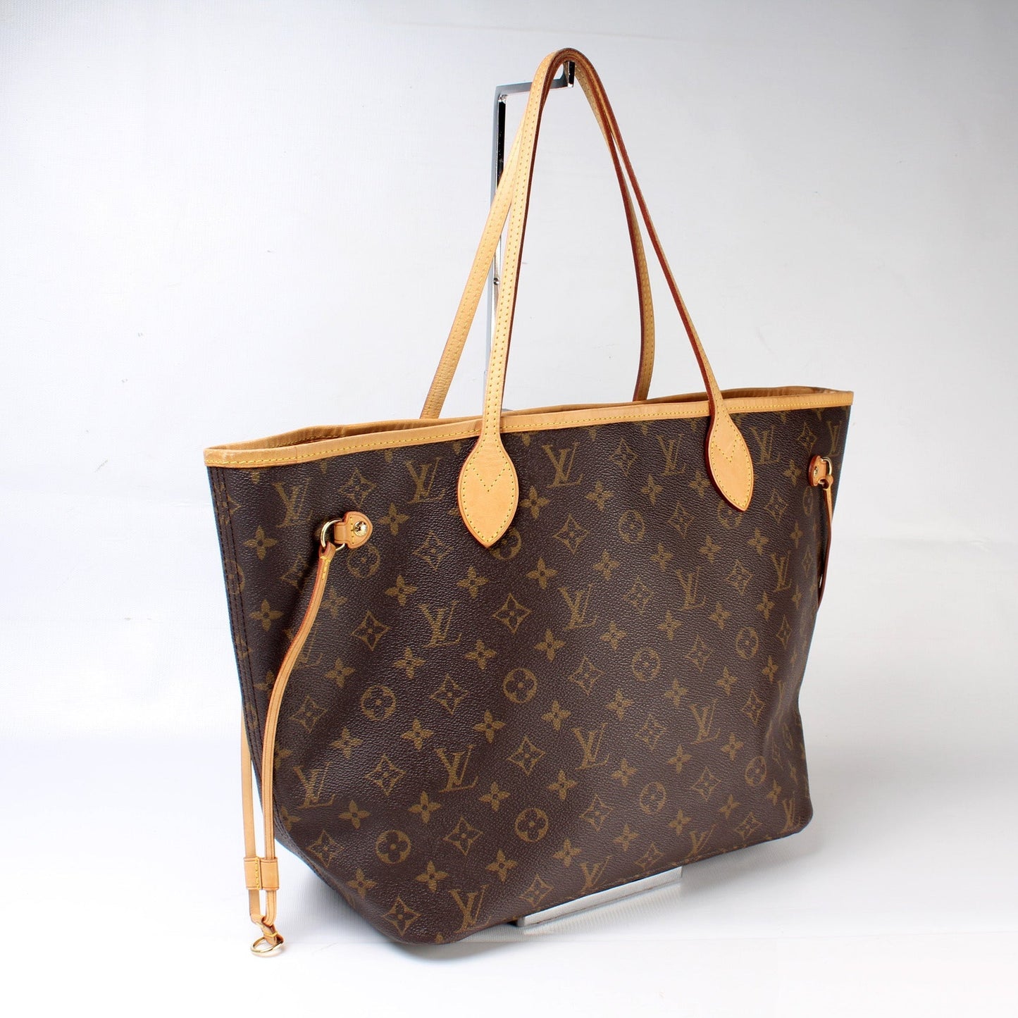 Louis Vuitton Neverfull MM Monogram Tote Bag Monogram 228