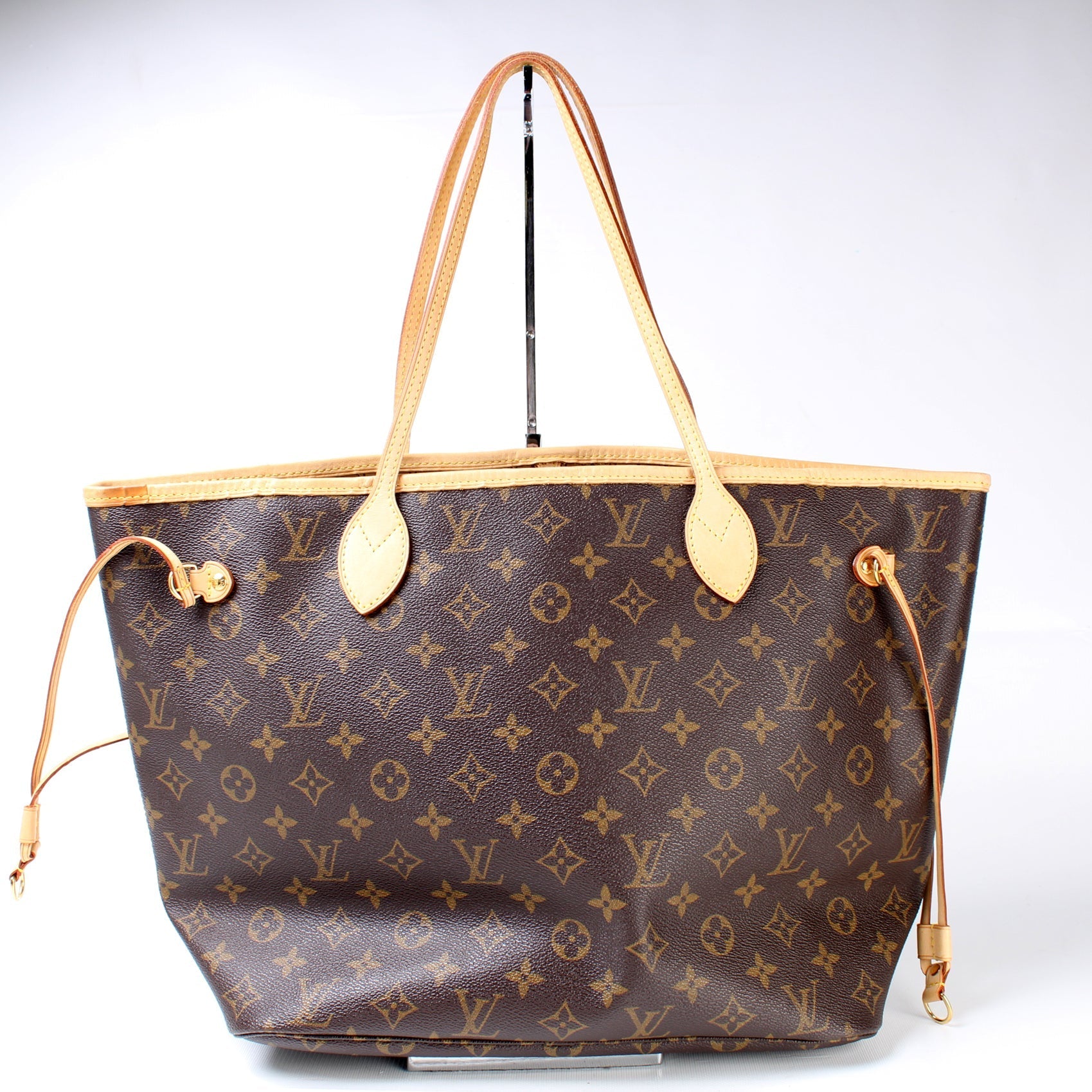 Louis Vuitton Neverfull MM Monogram Tote Bag Monogram 239