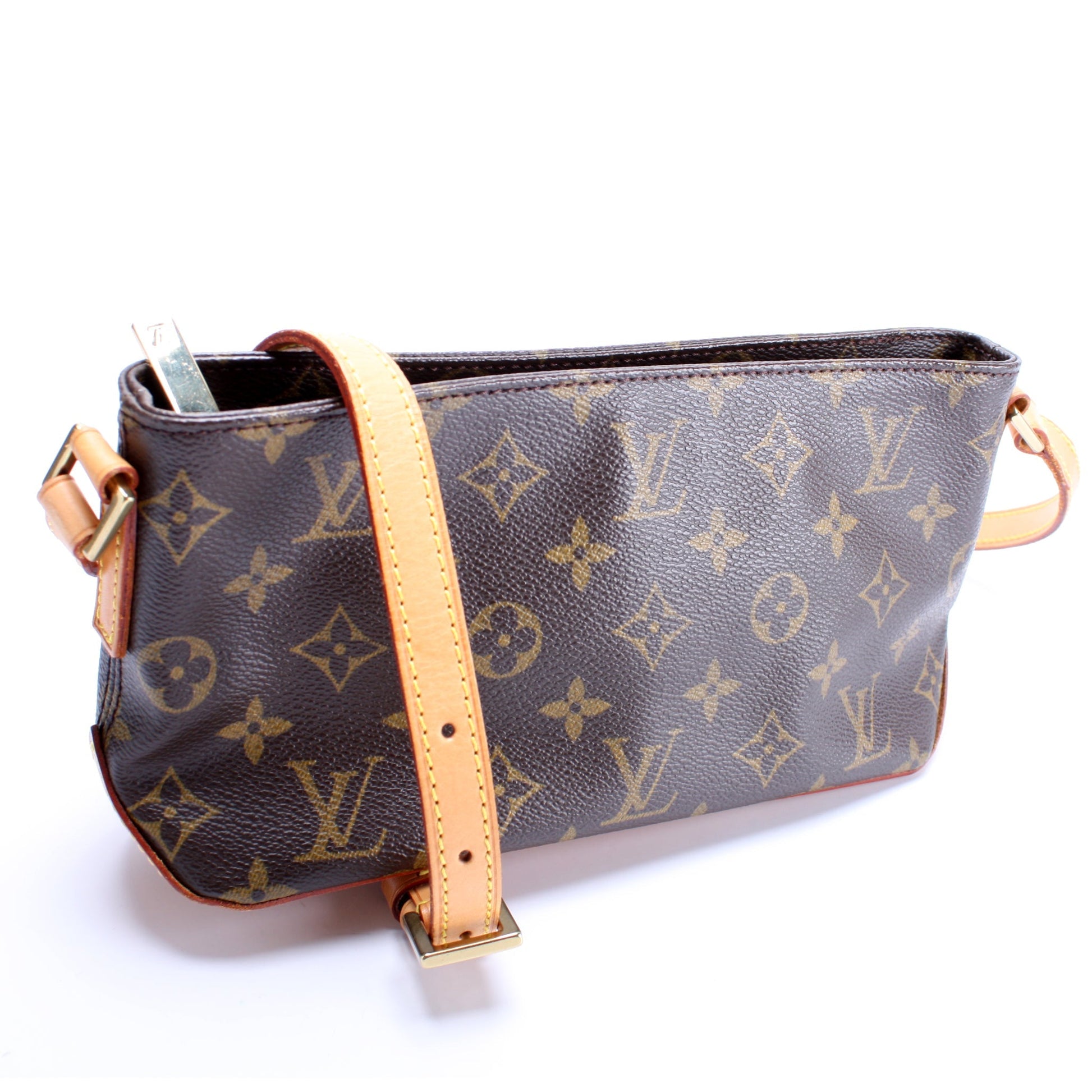 Louis Vuitton Trotteur Monogram Handbag Monogram 18