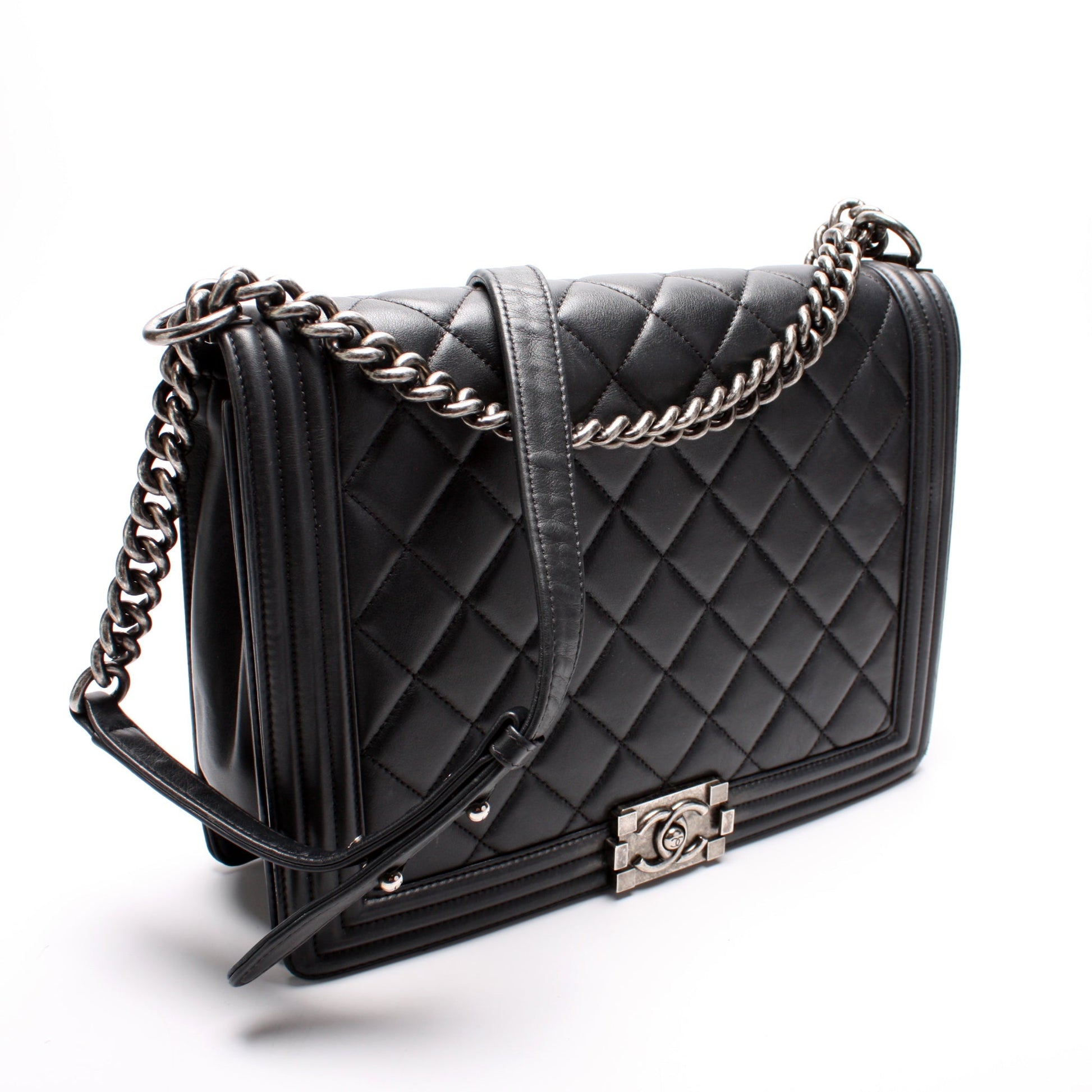 Chanel Boy Flap Lambskin 19M Handbag