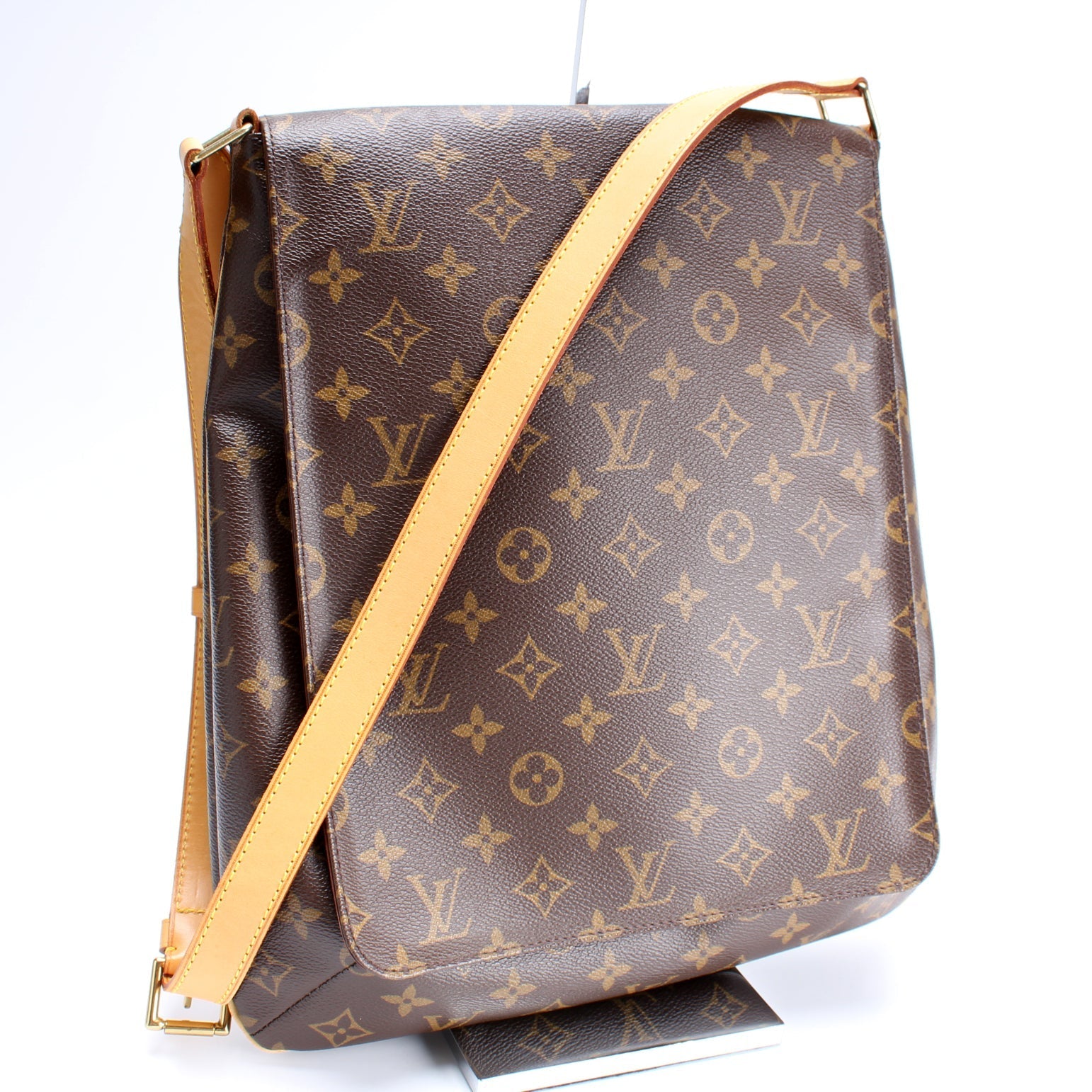 Louis Vuitton M tte Messenger Monogram Crossbody Bag Monogram 3