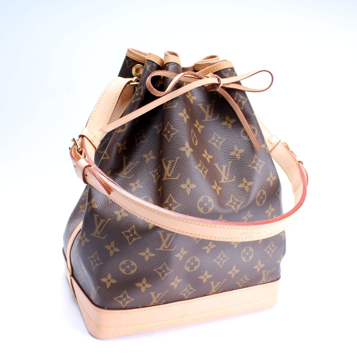 Louis Vuitton Noe Newer Monogram Handbag Monogram 2