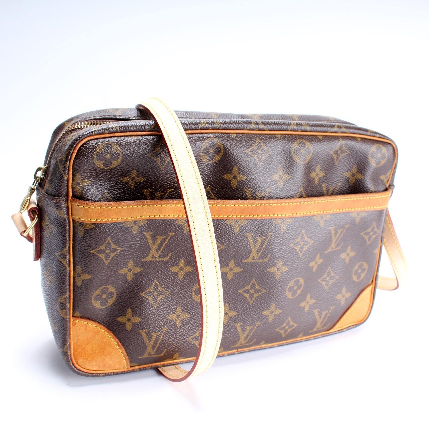 Louis Vuitton Trocadero 30 Monogram Handbag Monogram 1