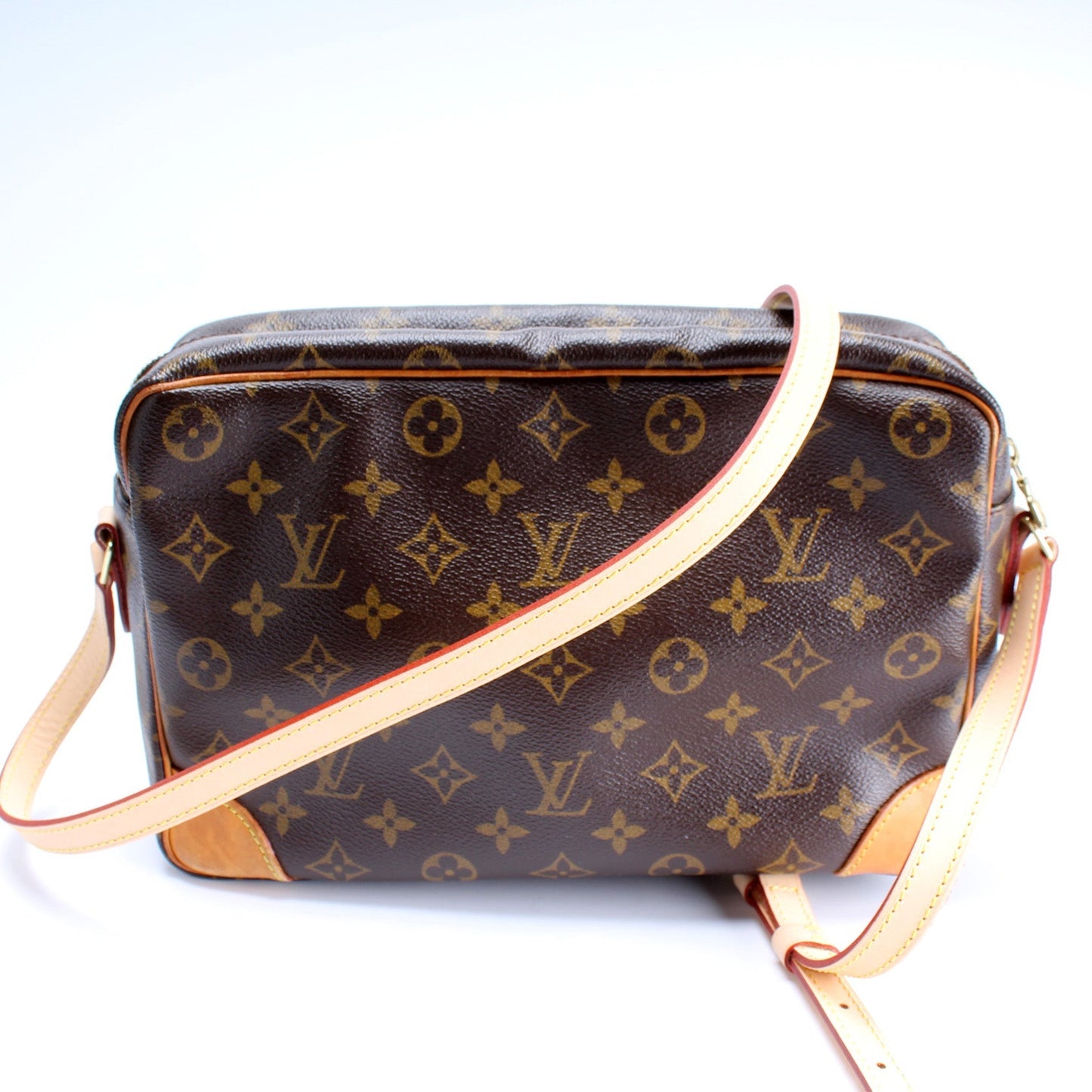 Louis Vuitton Trocadero 30 Monogram Handbag Monogram 1