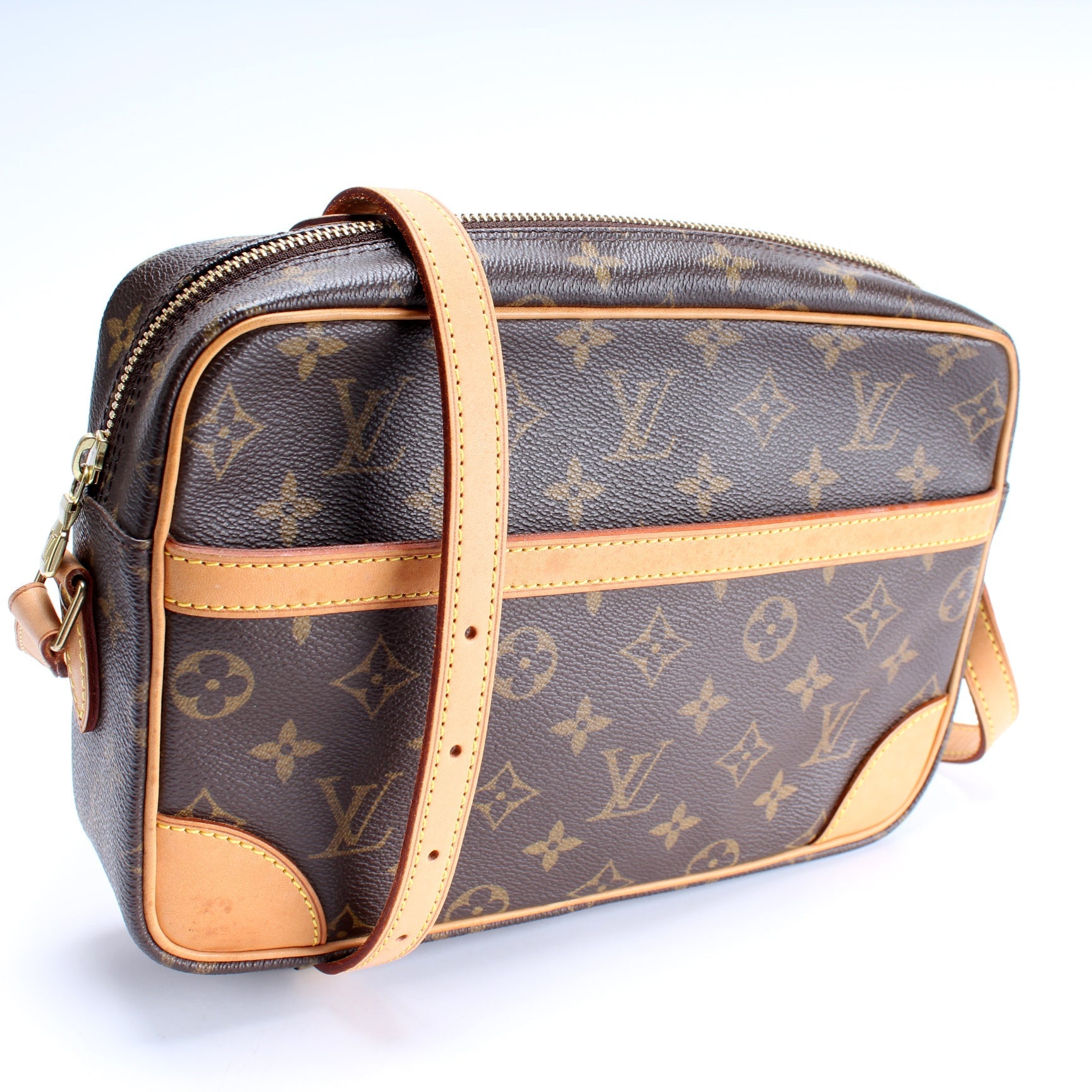 Louis Vuitton Trocadero 27 Monogram Handbag Monogram 2