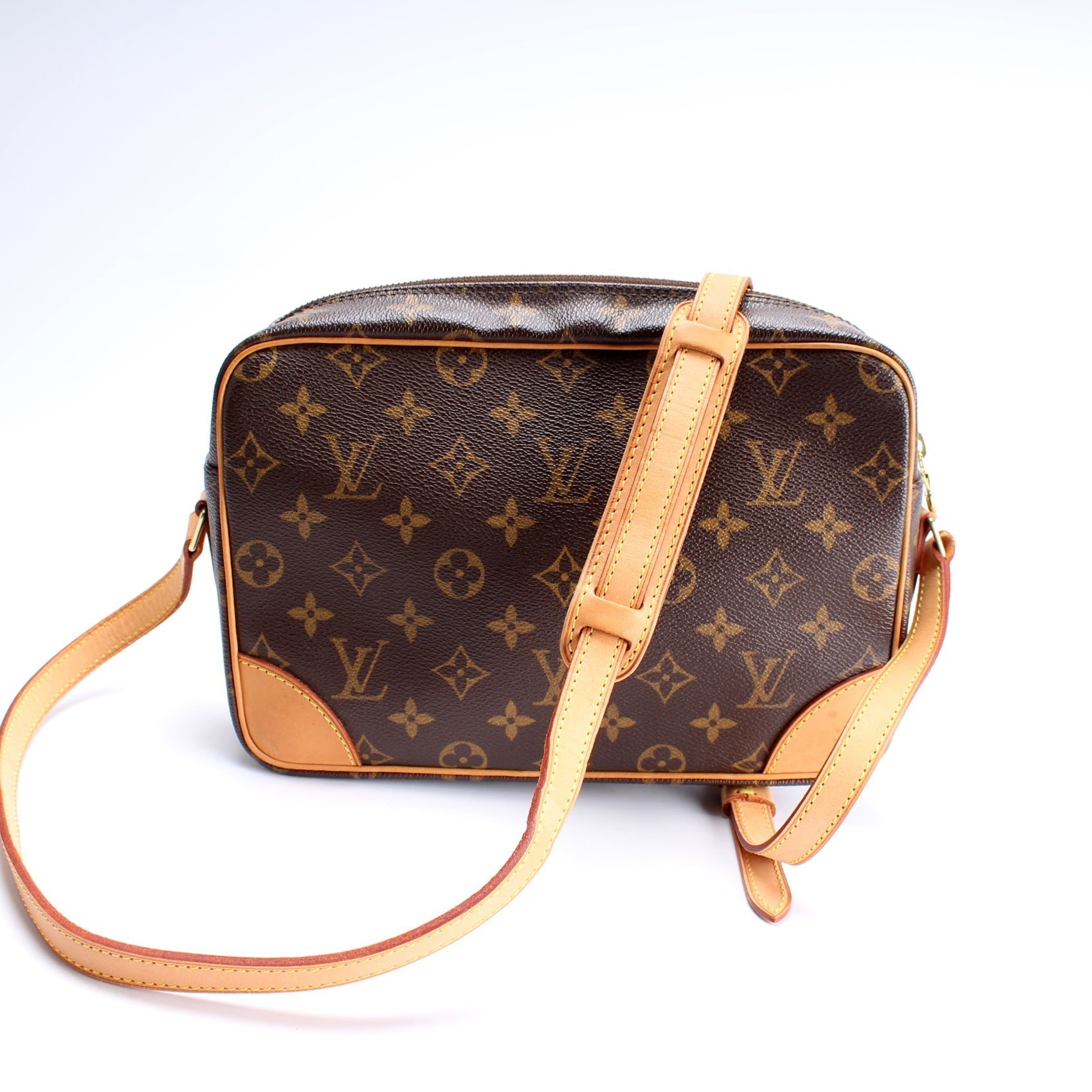 Louis Vuitton Trocadero 27 Monogram Handbag Monogram 2