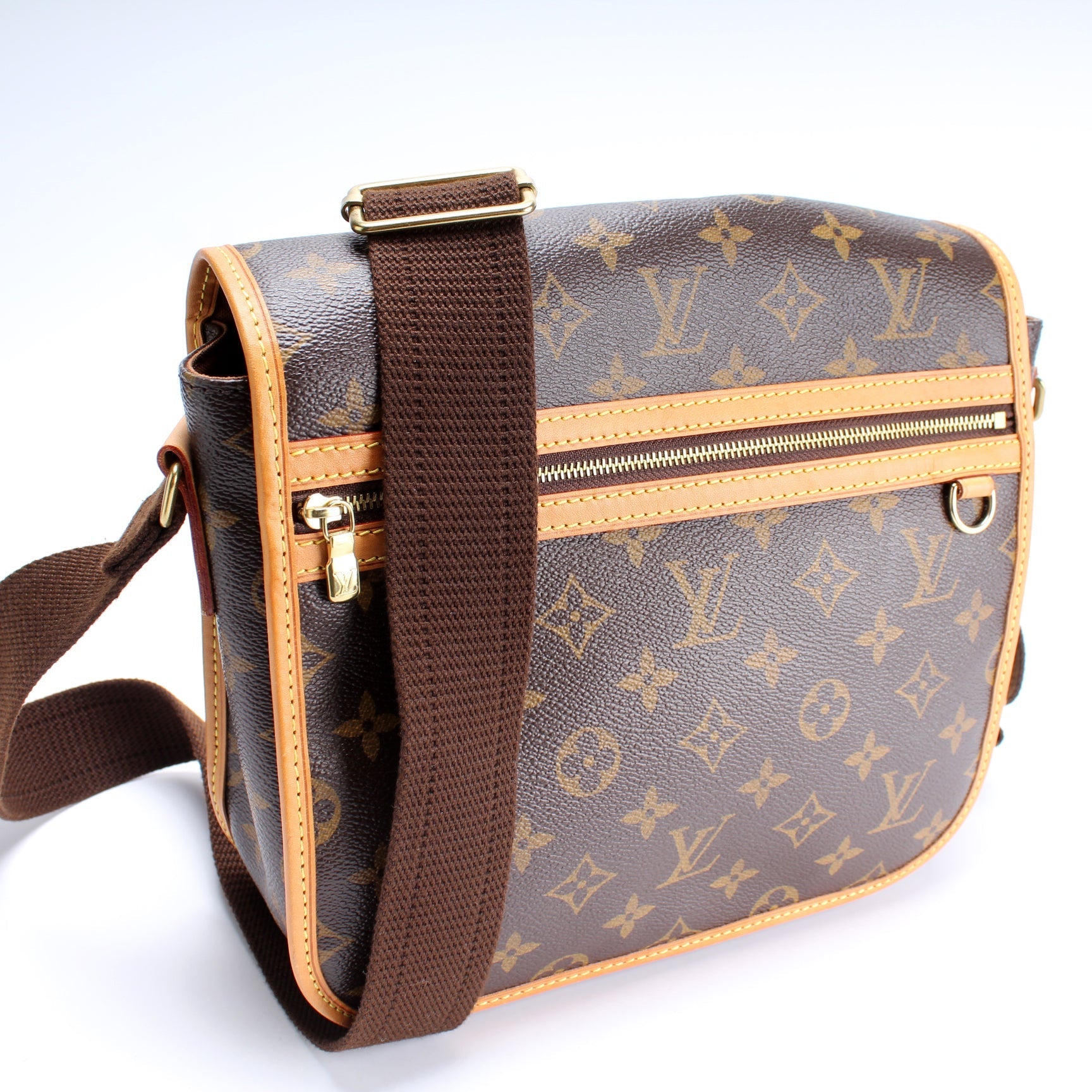 Louis Vuitton Bosphore Messenger PM Monogram Crossbody Bag Monogram 3