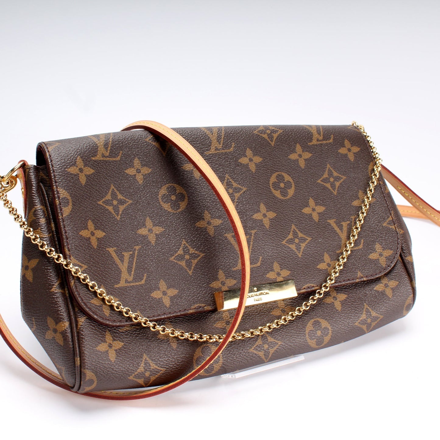 Louis Vuitton Favorite MM Monogram Handbag Monogram 2