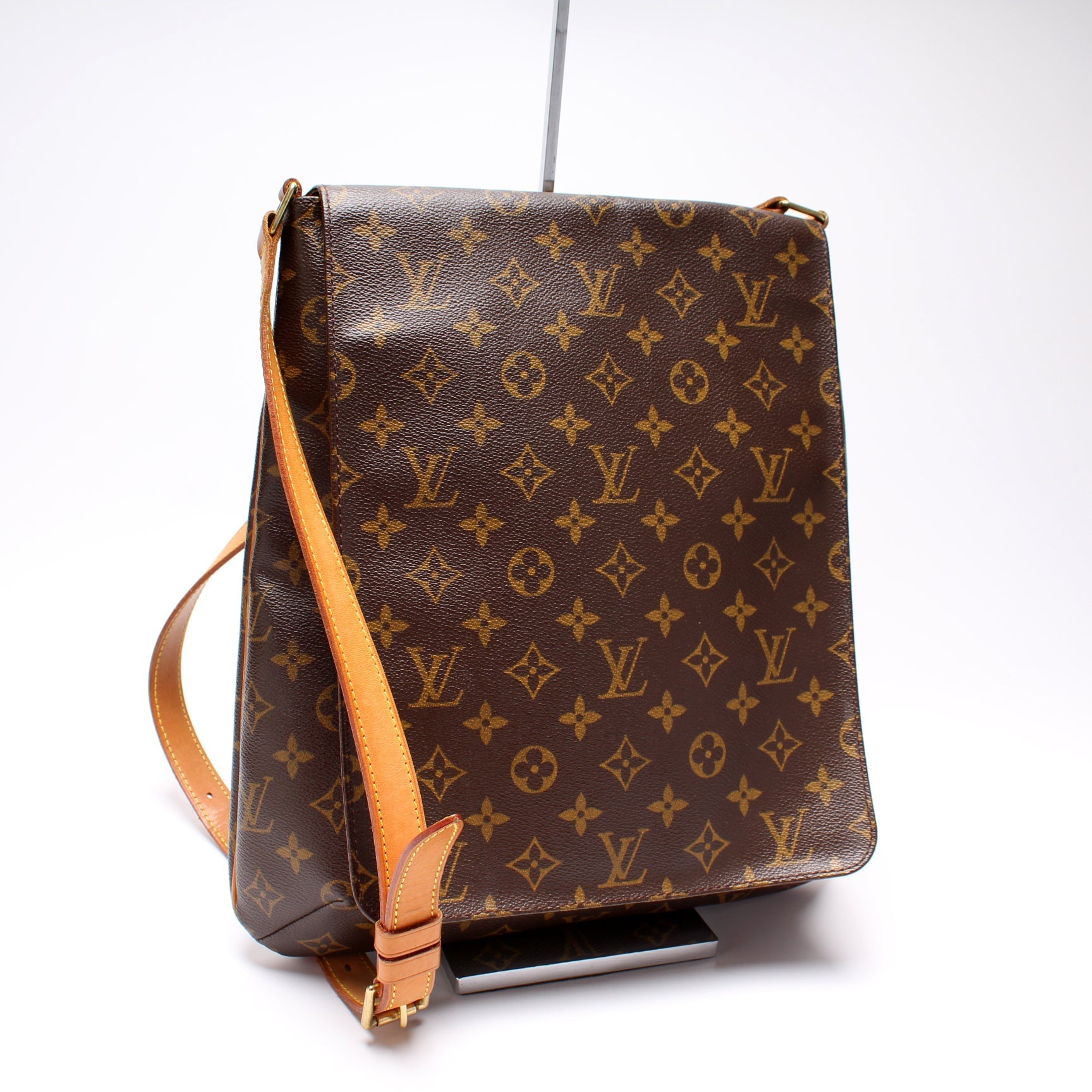 Louis Vuitton M tte Messenger Monogram Crossbody Bag Monogram 1