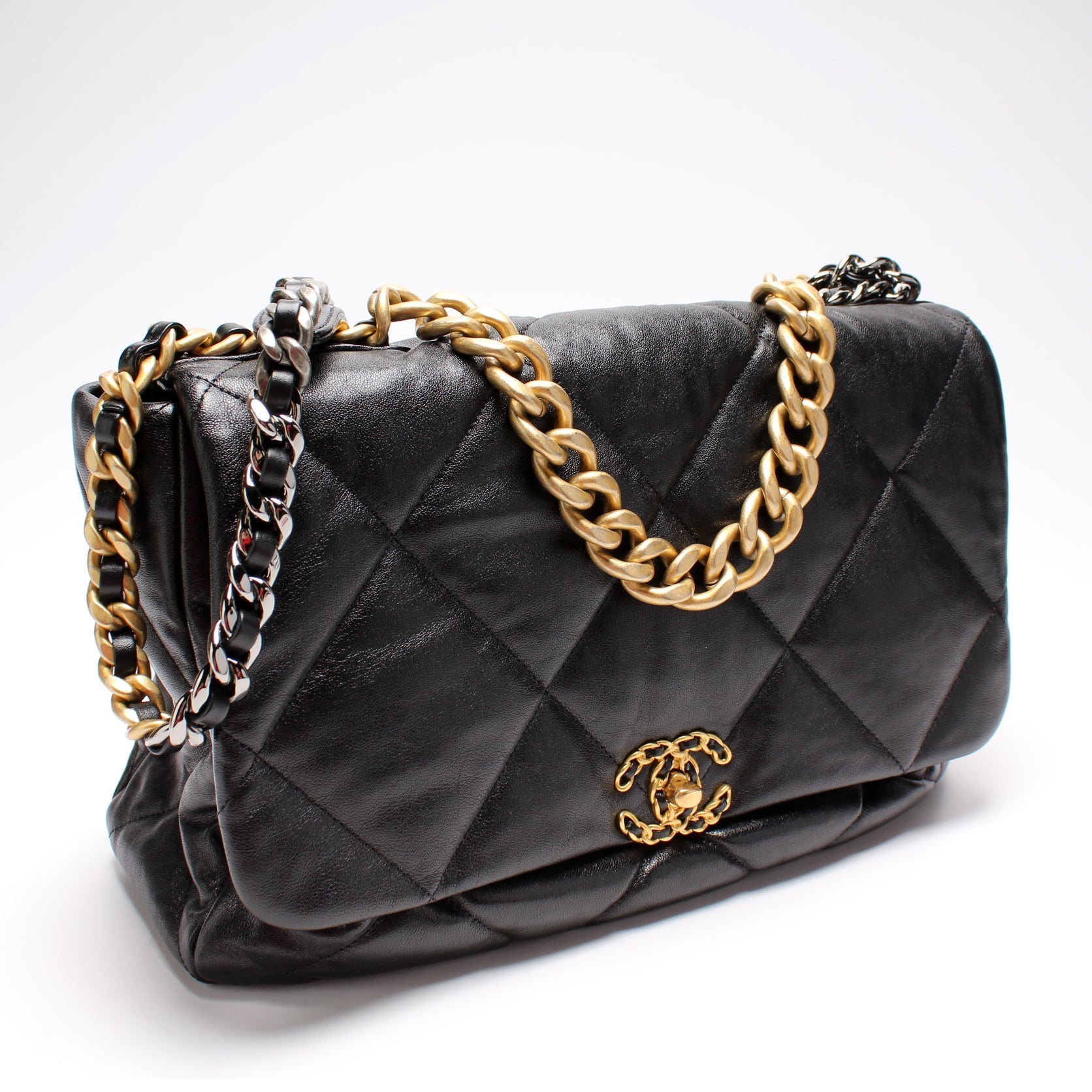 Chanel Quilted Goatskin 19 Maxi Flap 29M Handbag