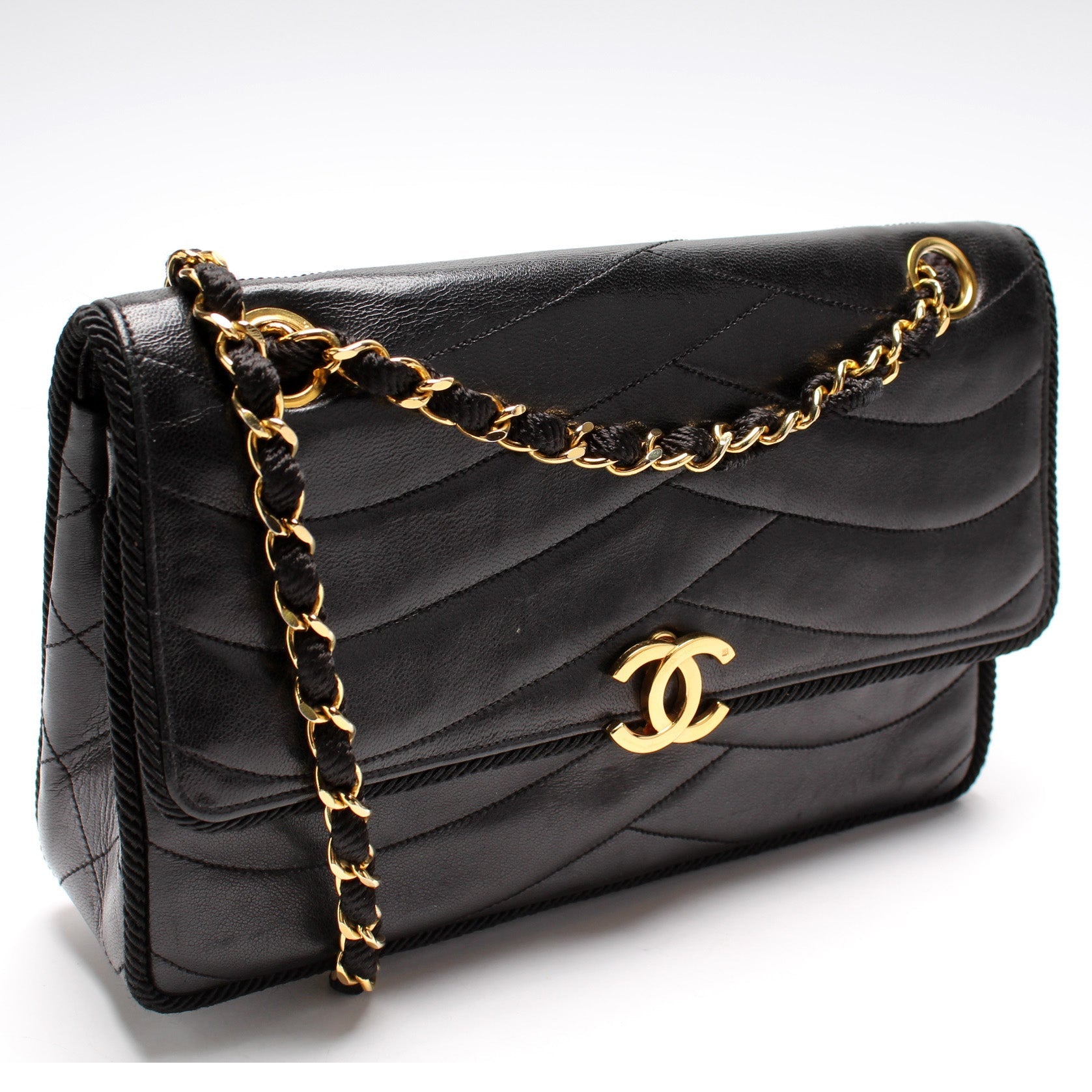 Chanel Scallop Quilted Flap Lambskin Handbag