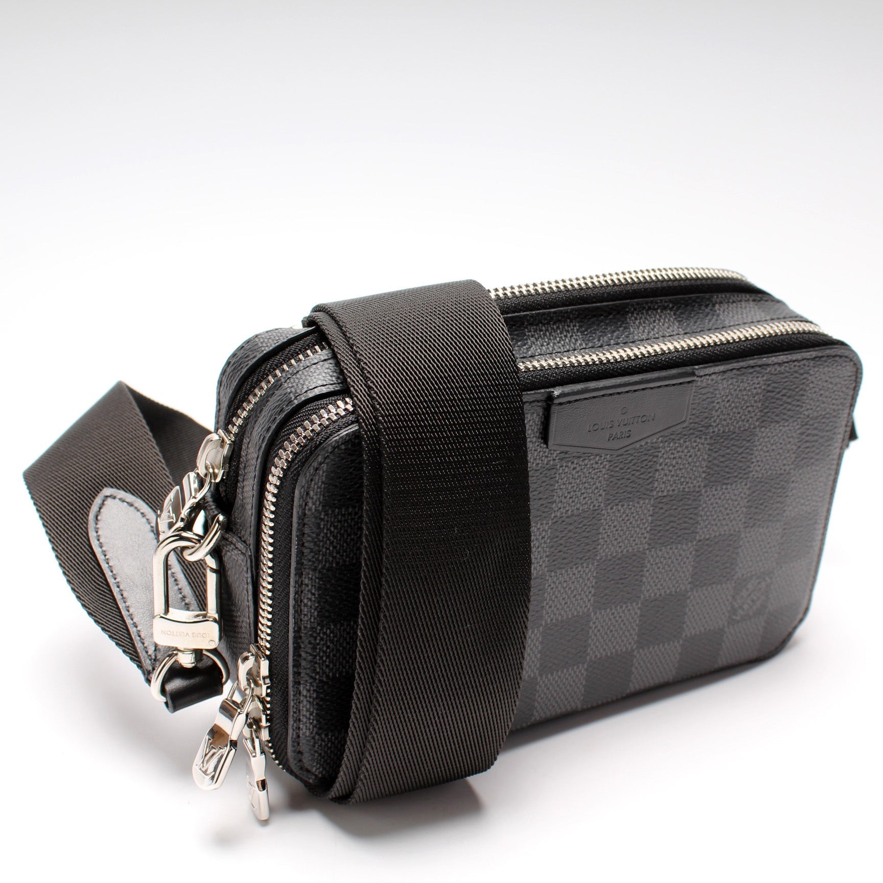Louis Vuitton Alpha Wearable Graphite Damier Wallet Case