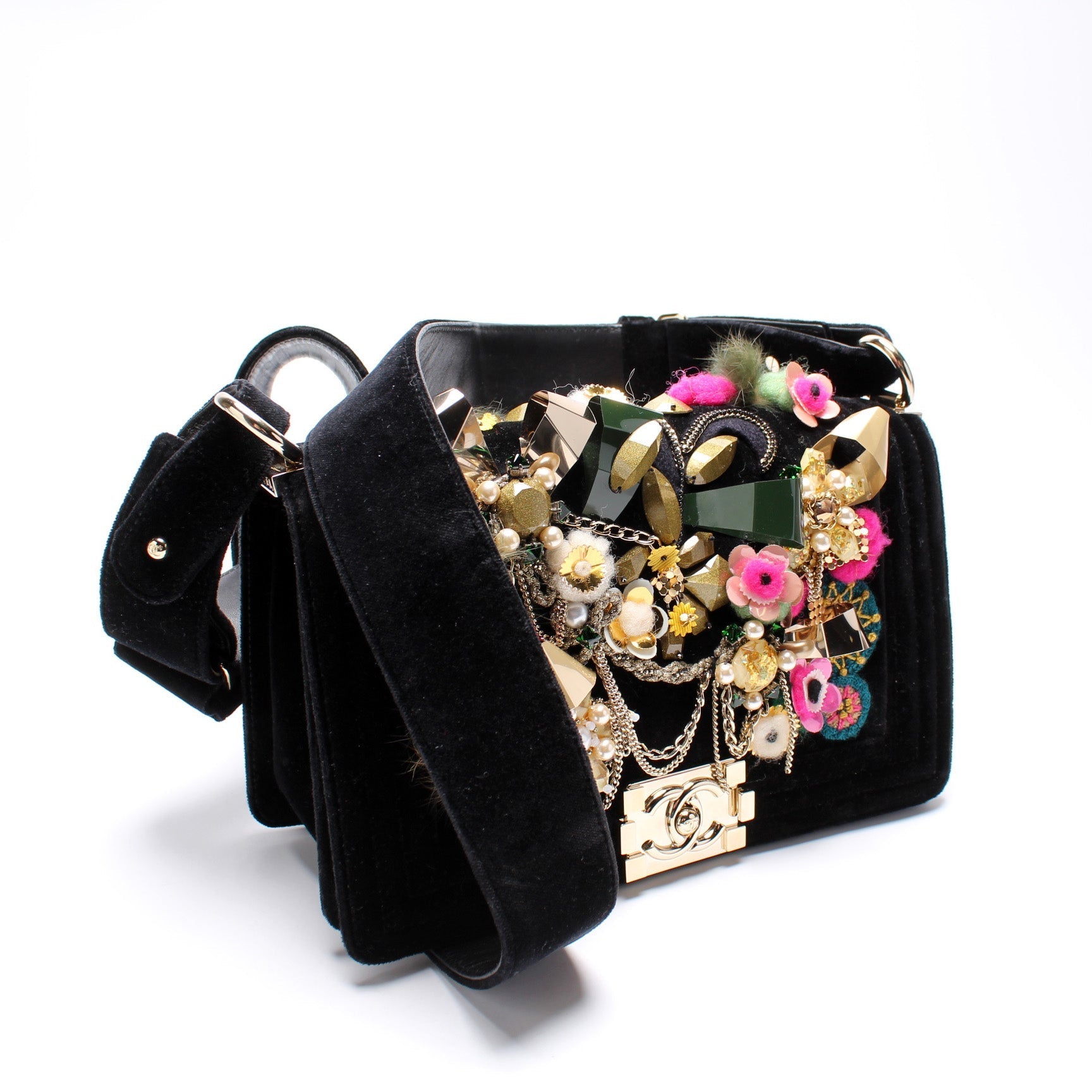 Chanel Metiers D'Art Boy Flap Velvet 21M Handbag