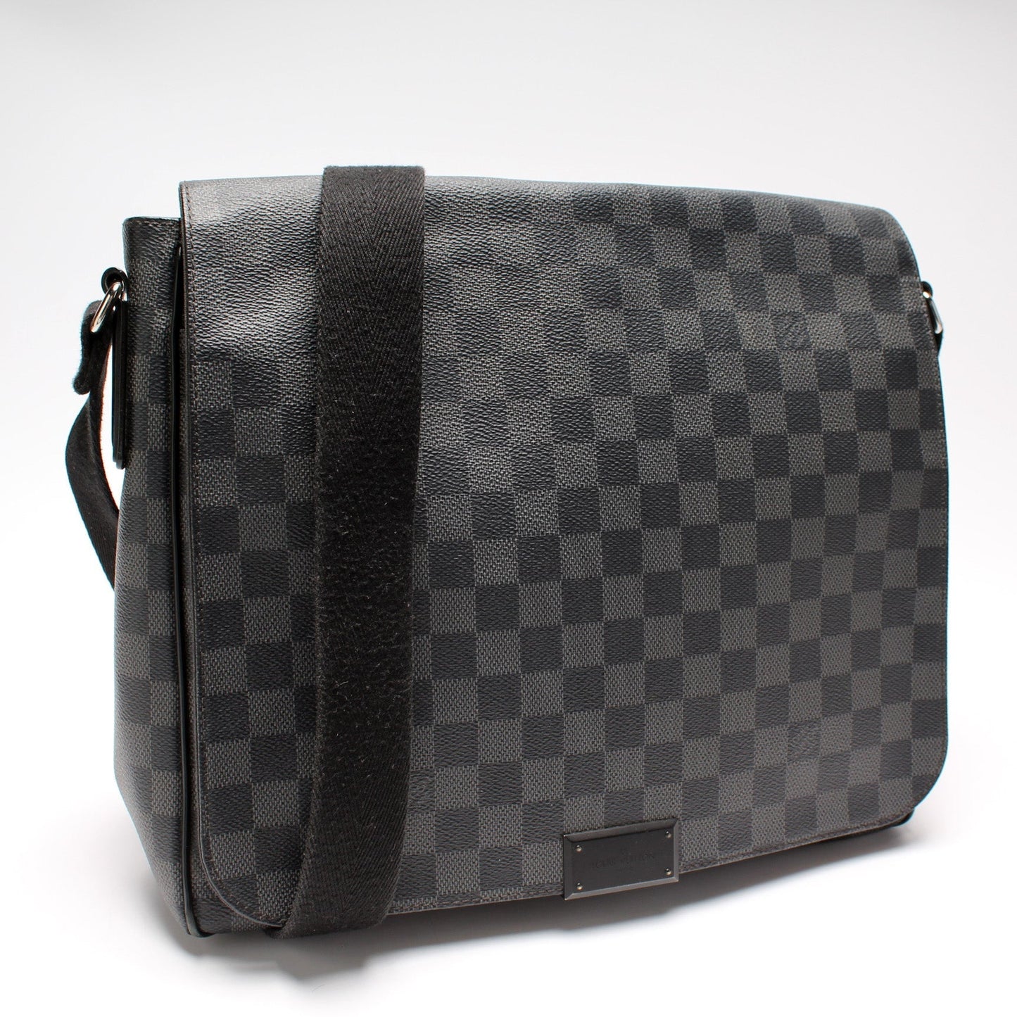 Louis Vuitton District MM Graphite Damier Handbag