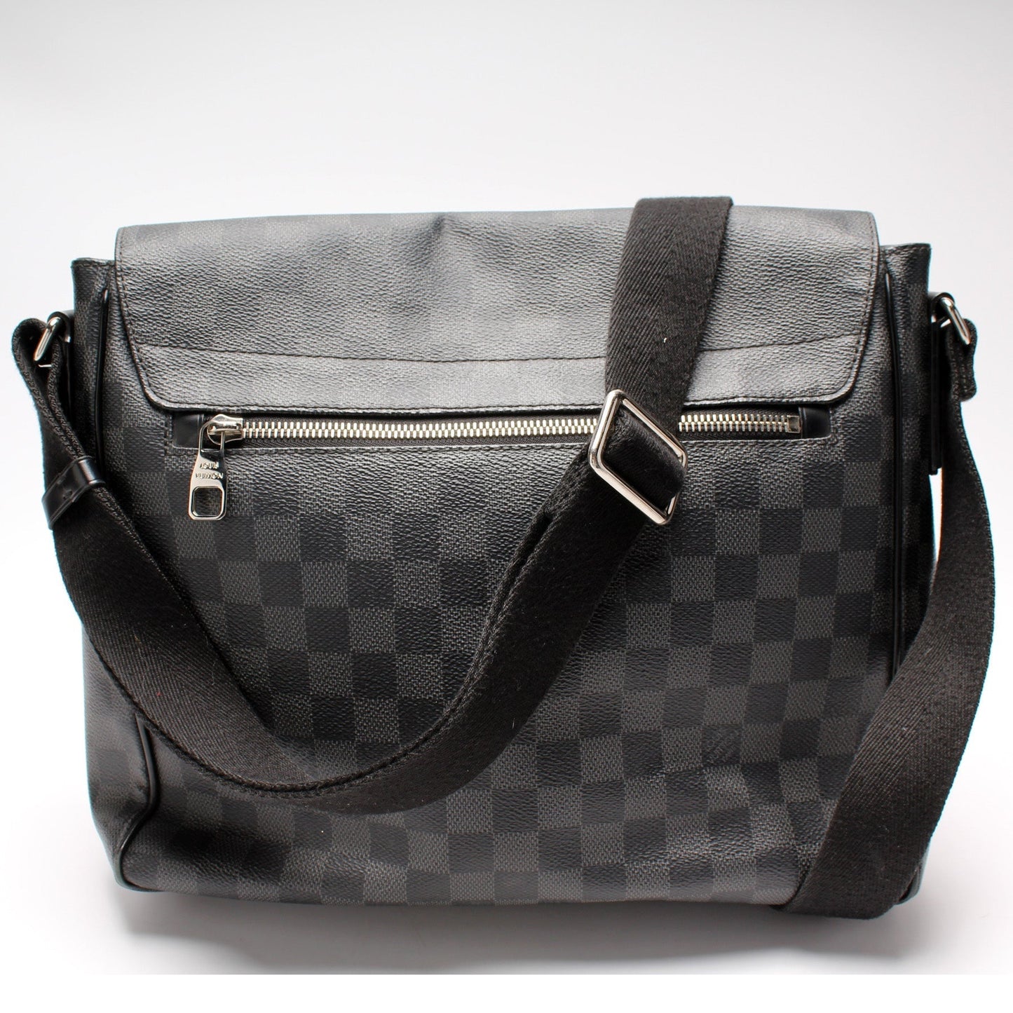 Louis Vuitton District MM Graphite Damier Handbag