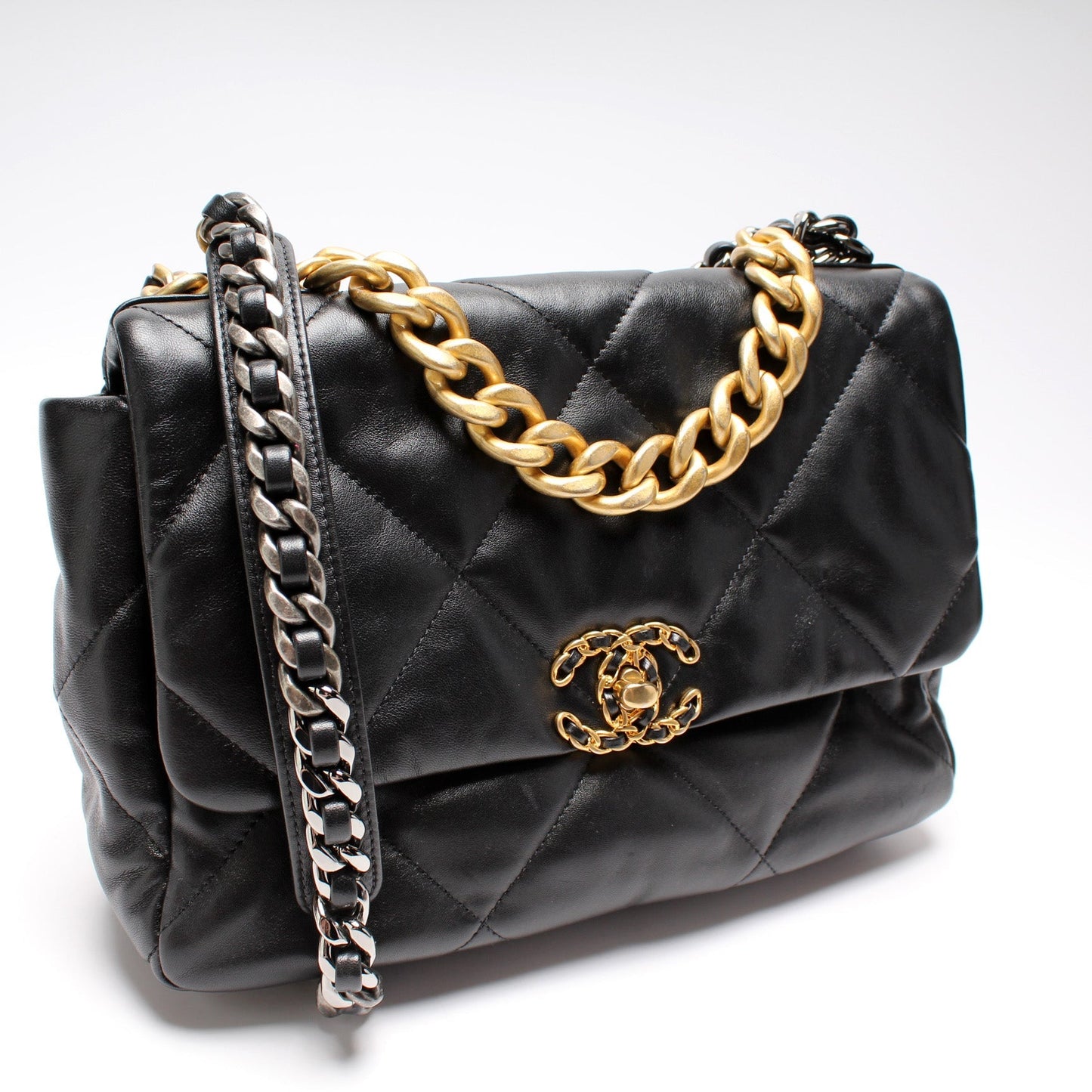 Chanel Quilted Goatskin 19 Flap 32M Handbag