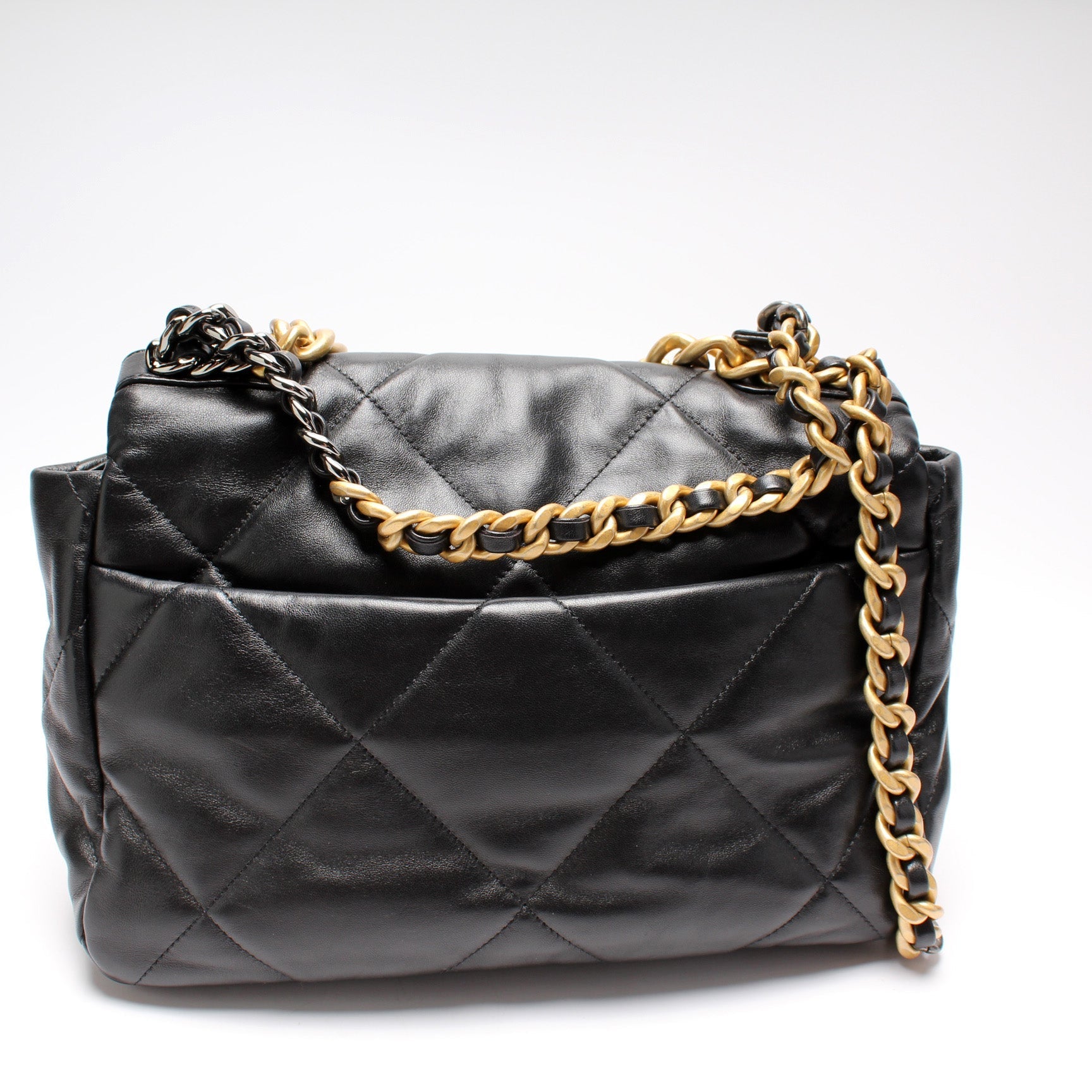 Chanel Quilted Goatskin 19 Flap 32M Handbag