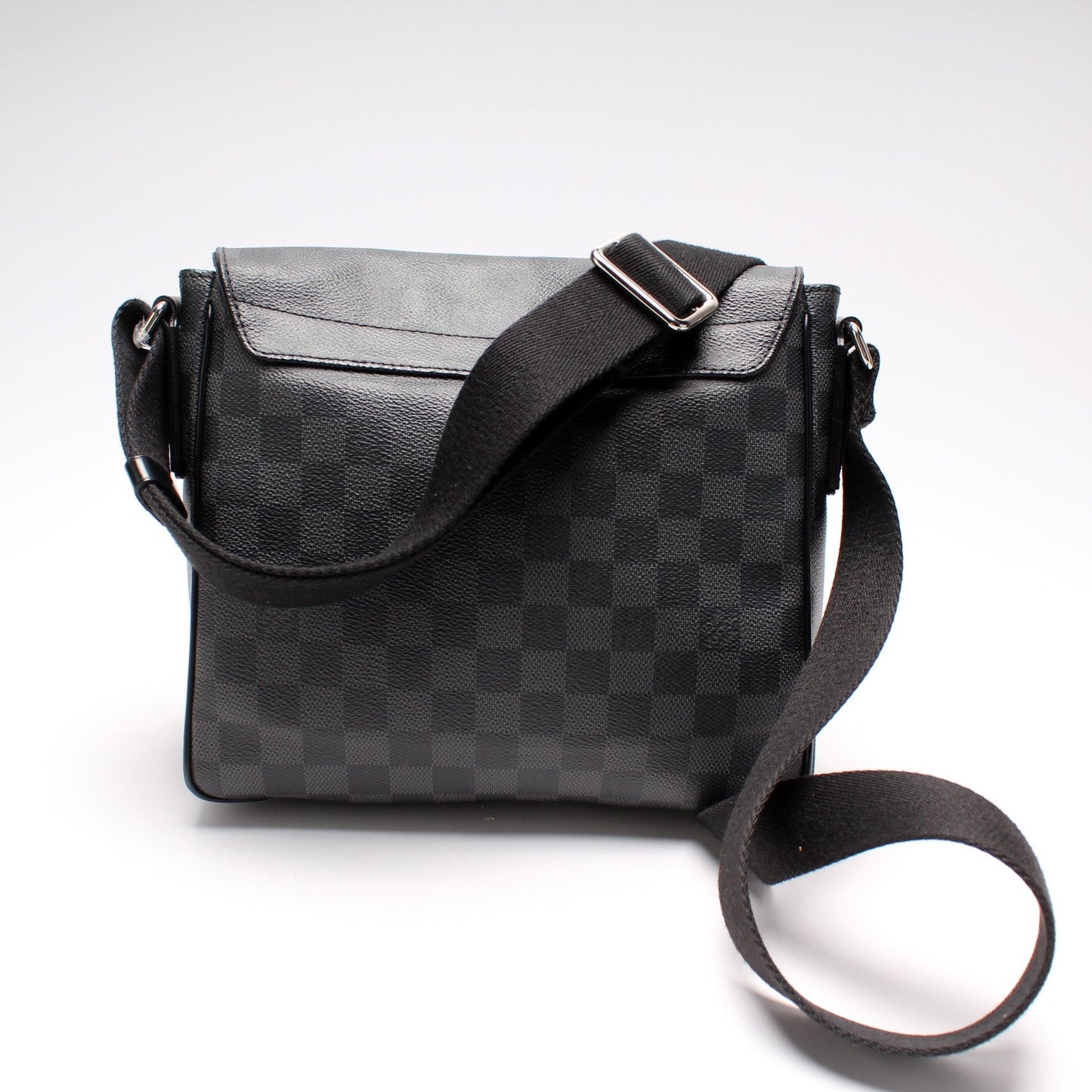 Louis Vuitton District PM Graphite Damier Handbag Graphite 2