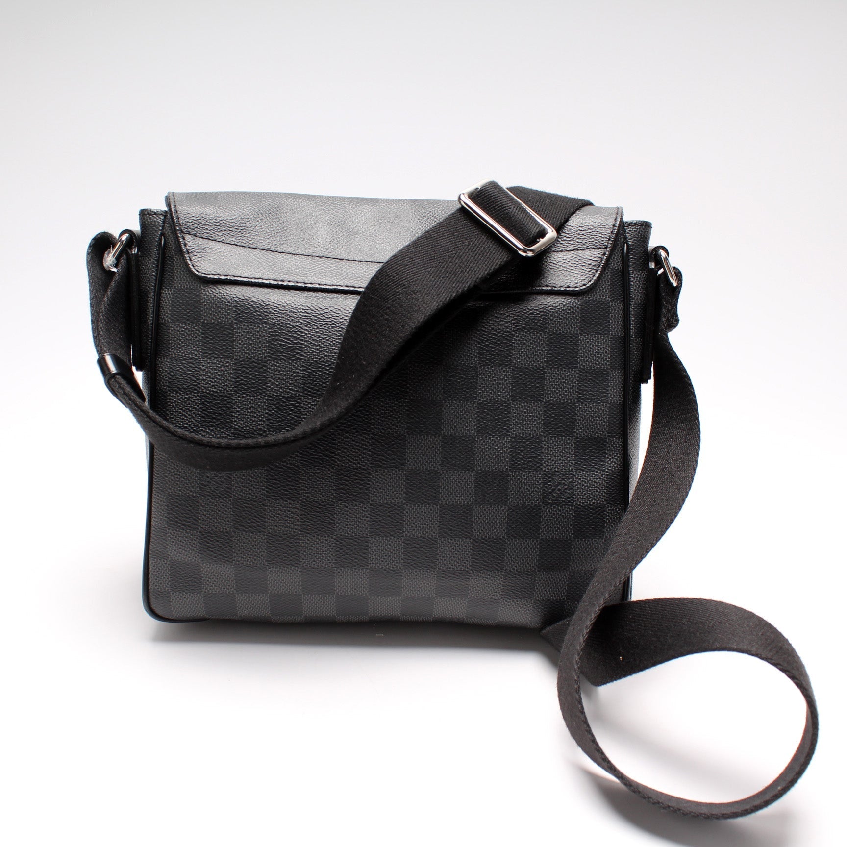Louis Vuitton District PM Graphite Damier Handbag Graphite 2