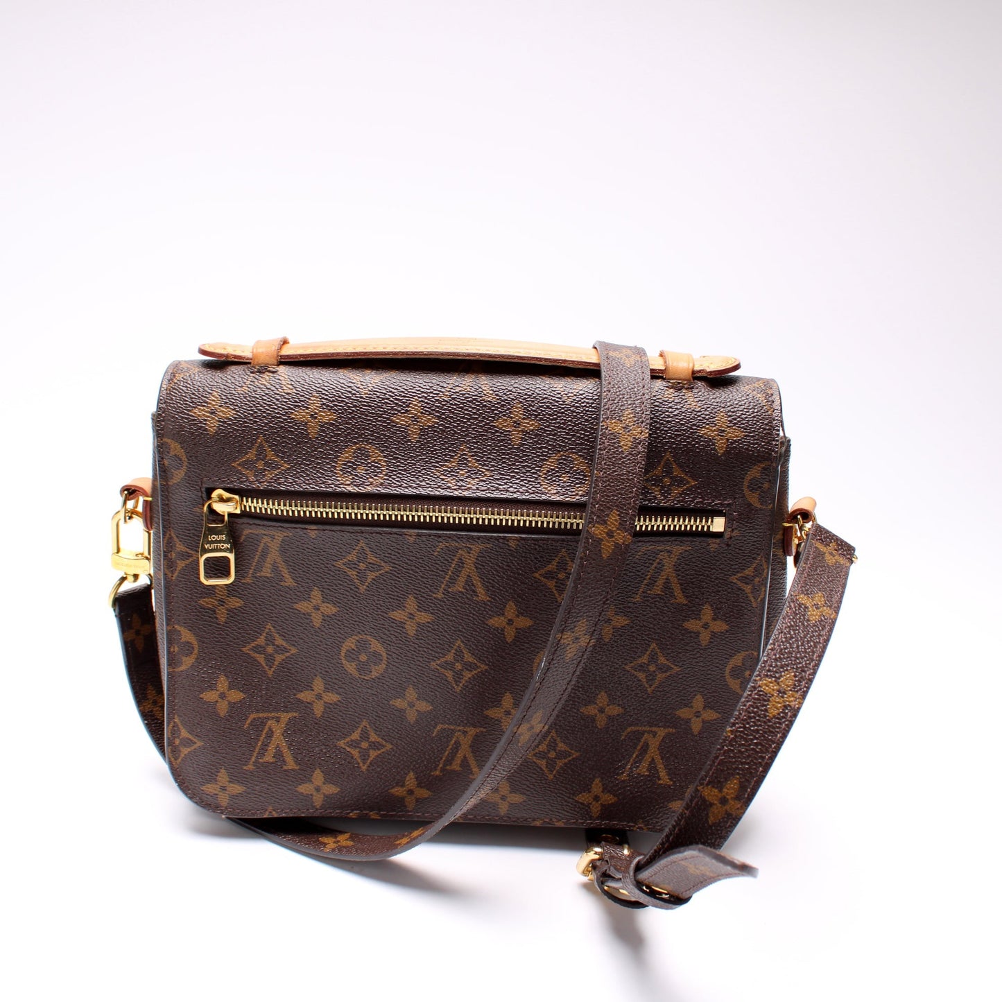 Louis Vuitton Pochette Metis Monogram Clutch Bag Monogram 17