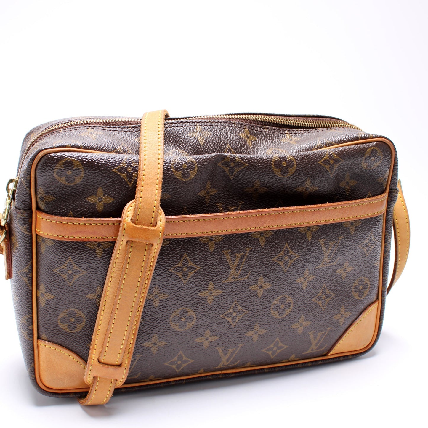 Louis Vuitton Trocadero 30 Monogram Handbag Monogram 2