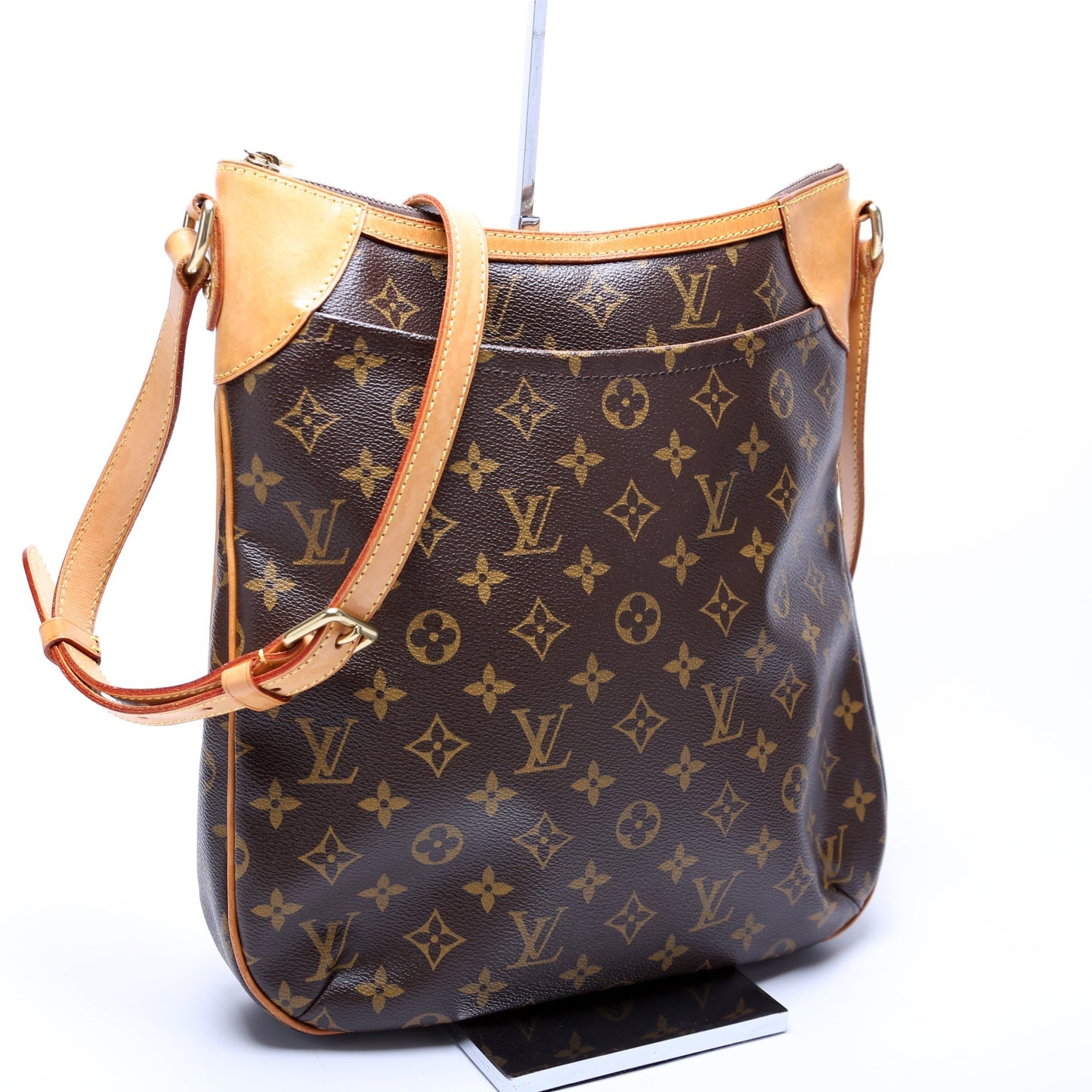 Louis Vuitton Odeon MM Monogram Handbag 13