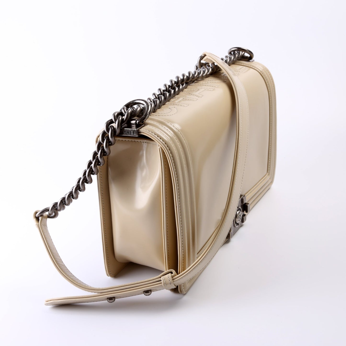 Chanel Boy Flap 21M Handbag Medium 21M