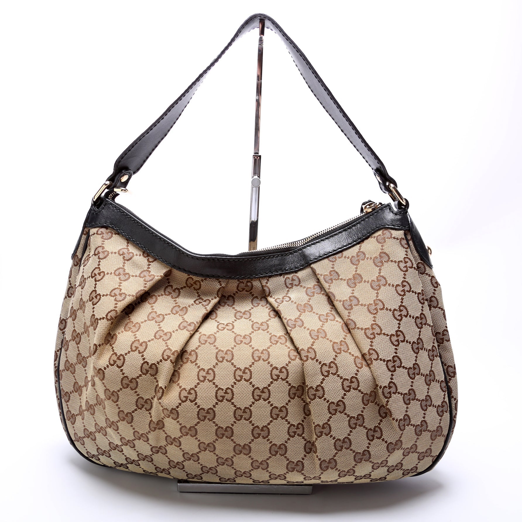 Gucci Sukey Medium Shoulder Bag