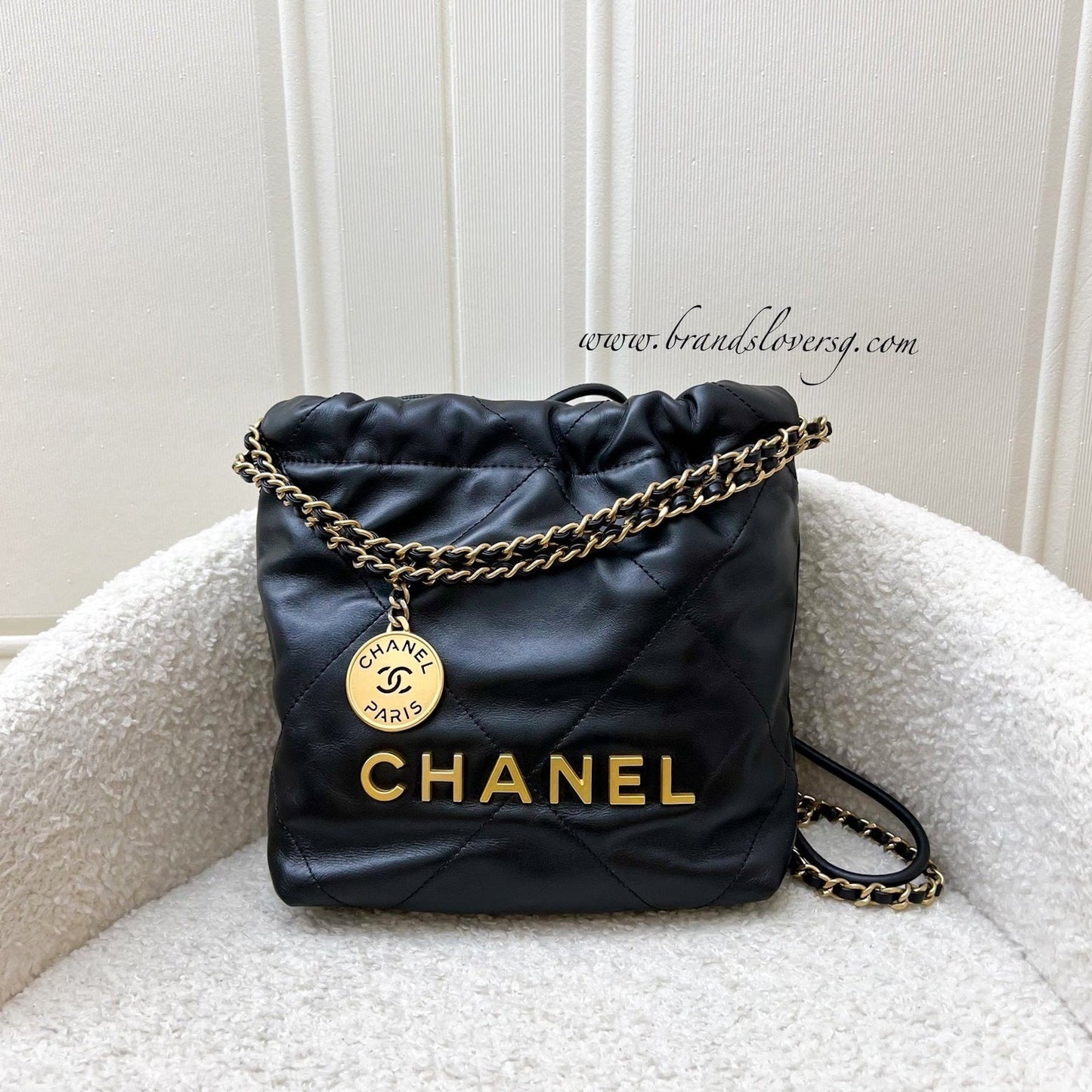 Chanel 22 Mini Hobo Handbag In Black Shiny Calfskin And Aghw (model: AS3980) 2
