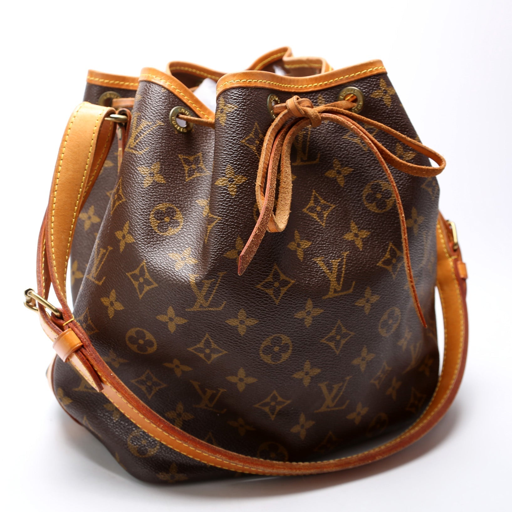 Louis Vuitton Noe Petit Monogram Handbag 10