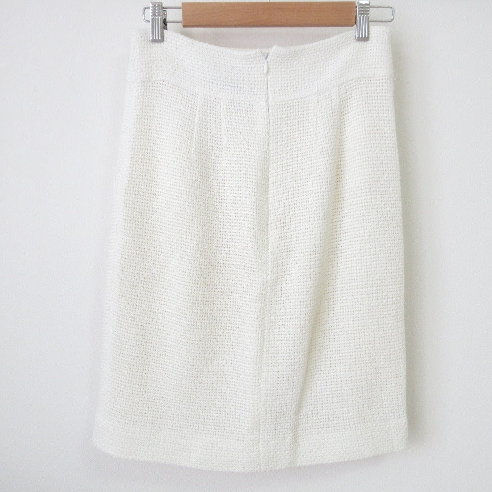 Chanel Knee-Length Tight Skirt