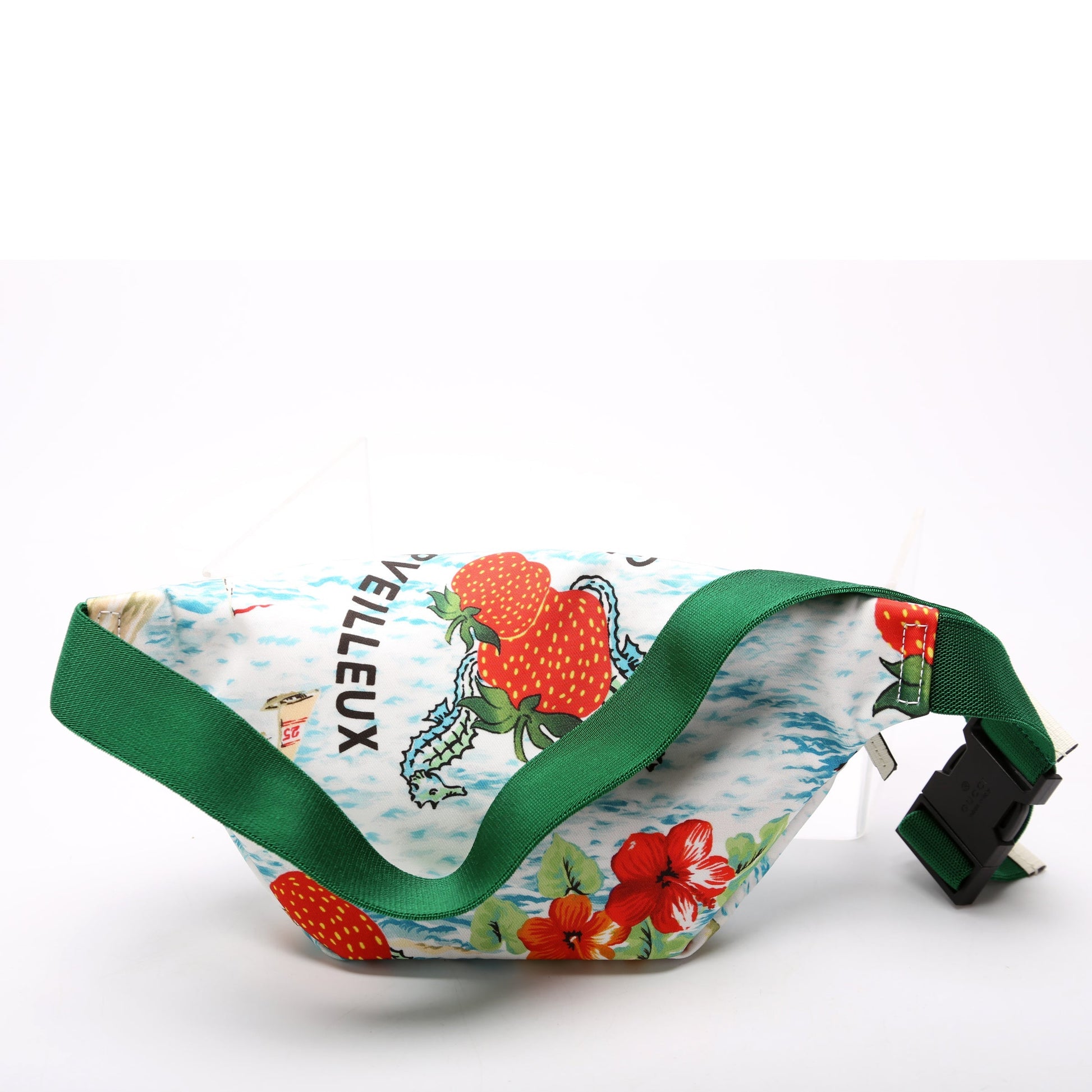 Gucci GG Supreme Strawberry Belt