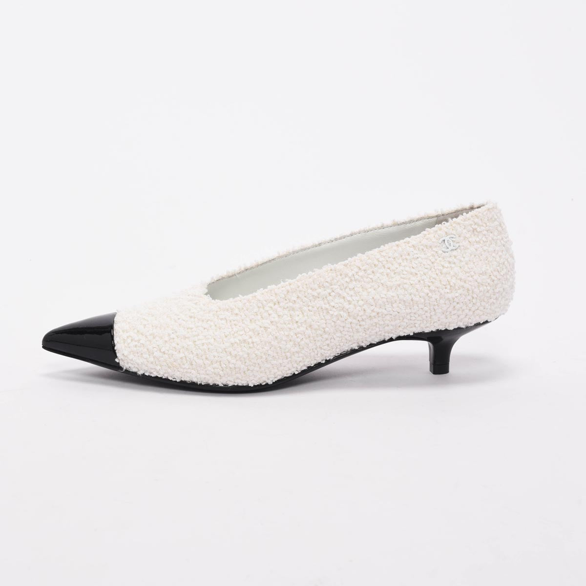 Chanel White Boucle Kitten Heel Pumps 36.5 for Women